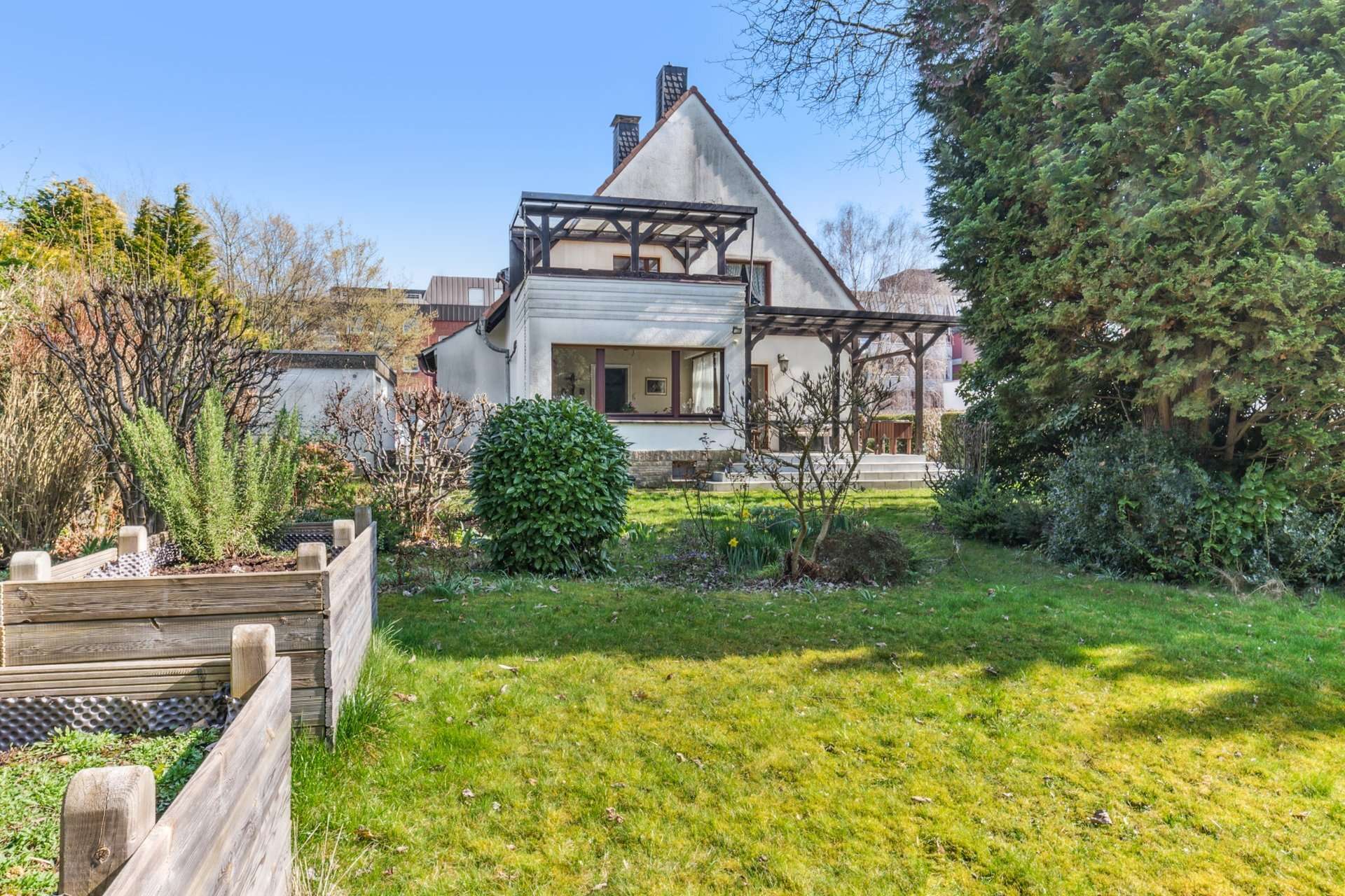 Gepflegtes Einfamilienhaus mit großem Garten, viel Platz und Potenzial zur individuellen Gestaltung in Dortmund – Ansicht 3