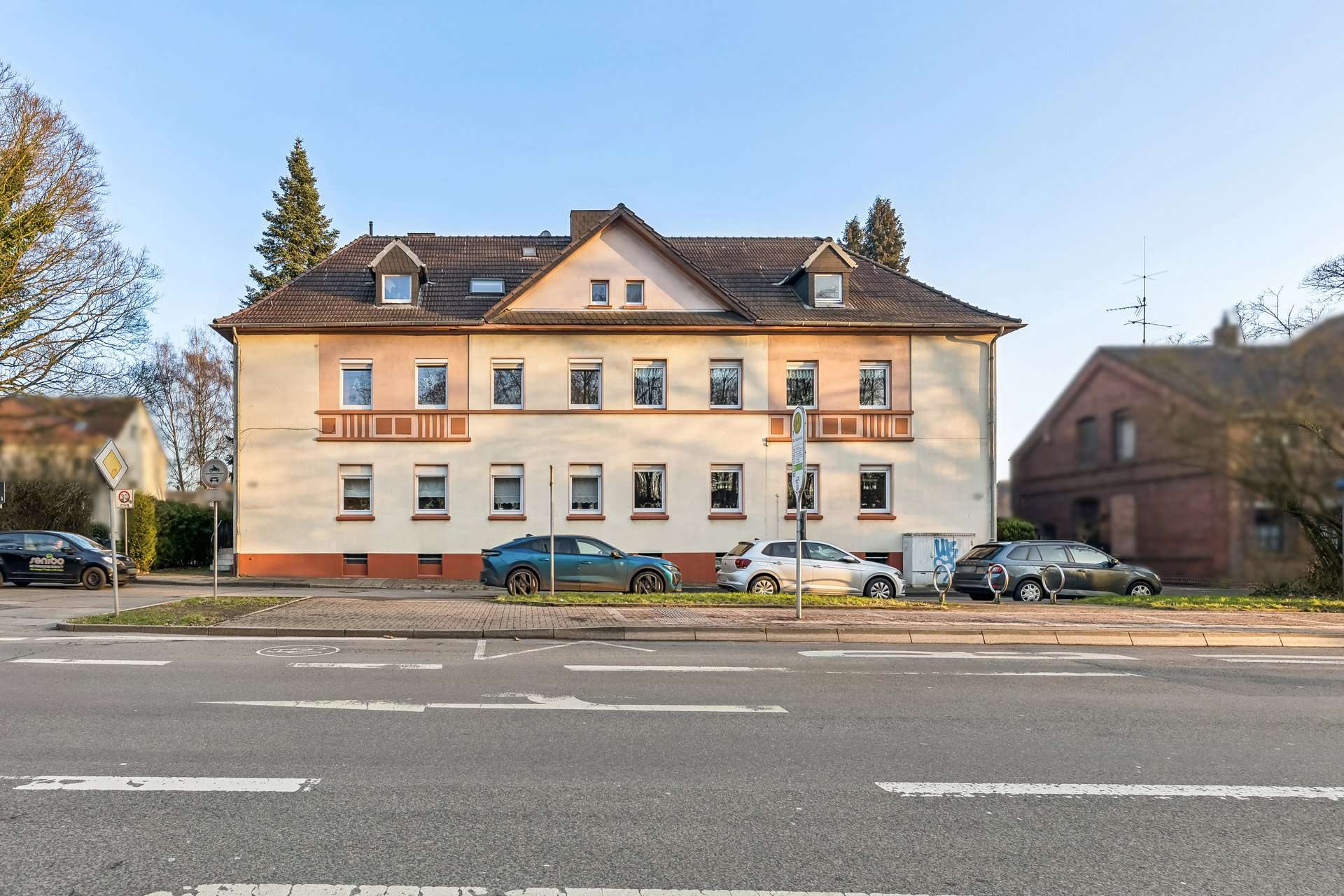 Viel Platz zum Leben – 4-Zimmer-Wohnung mit Garage im ruhigen Dreifamilienhaus in Bochum – Ansicht 14