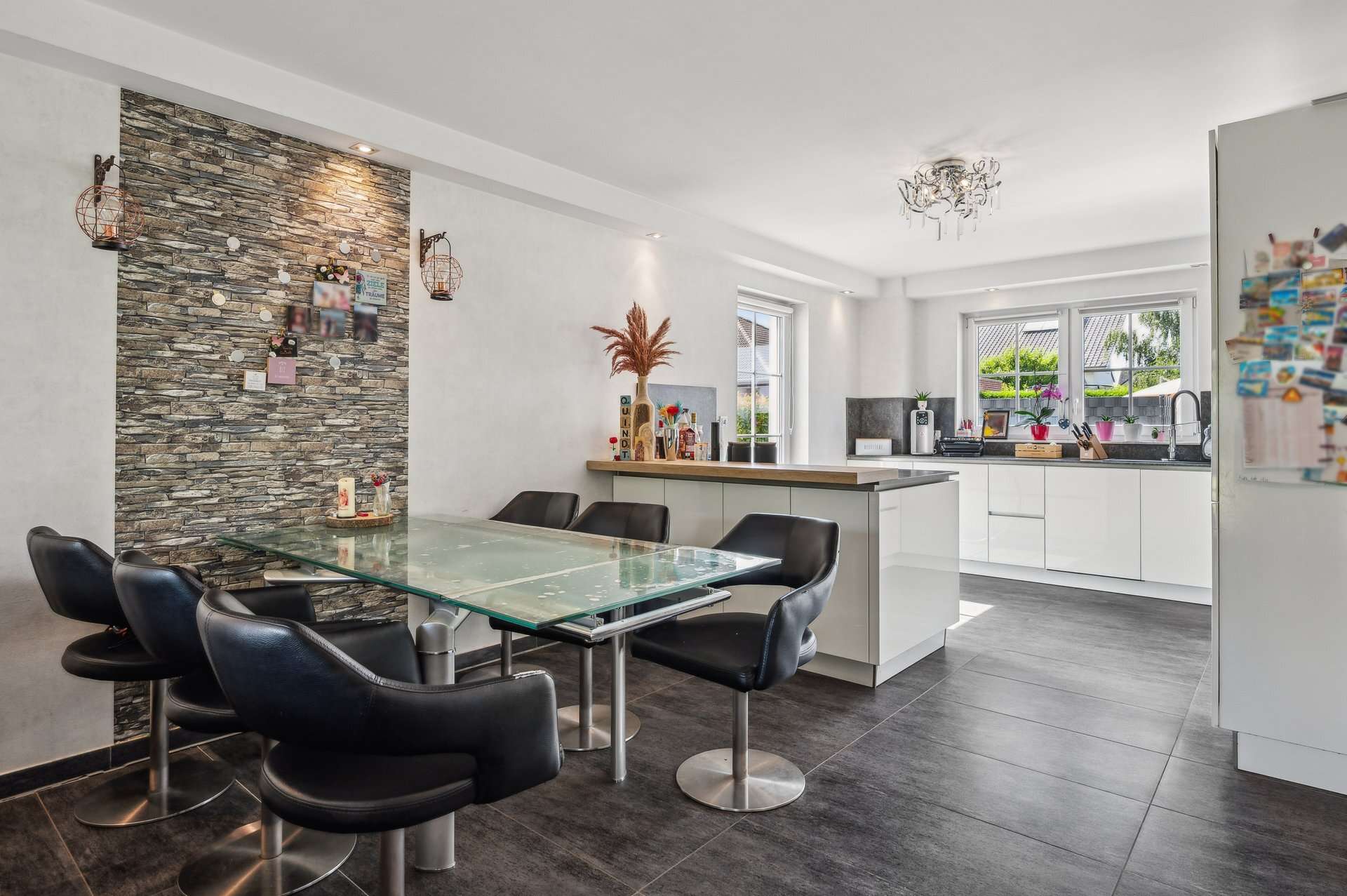 Geborgen Leben in Jüchen – Stilvolle DHH + Garten + Studio + Wellness in Jüchen – Ansicht 7