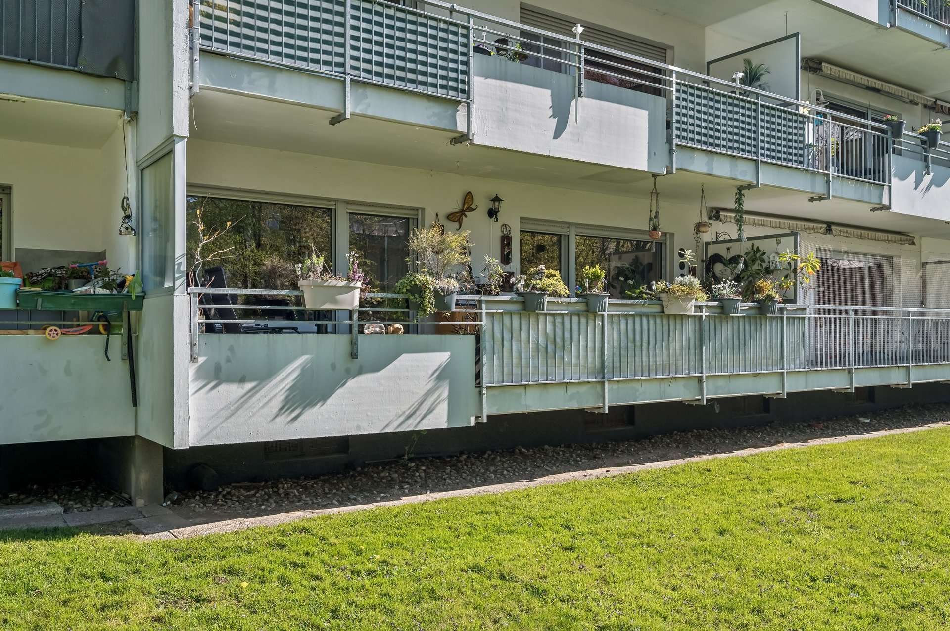 Modernisiert. Ruhig gelegen. Sofort wohlfühlen – Stilvolle 2-Zimmer-Wohnung mit hübscher Loggia in Mönchengladbach – Ansicht 10