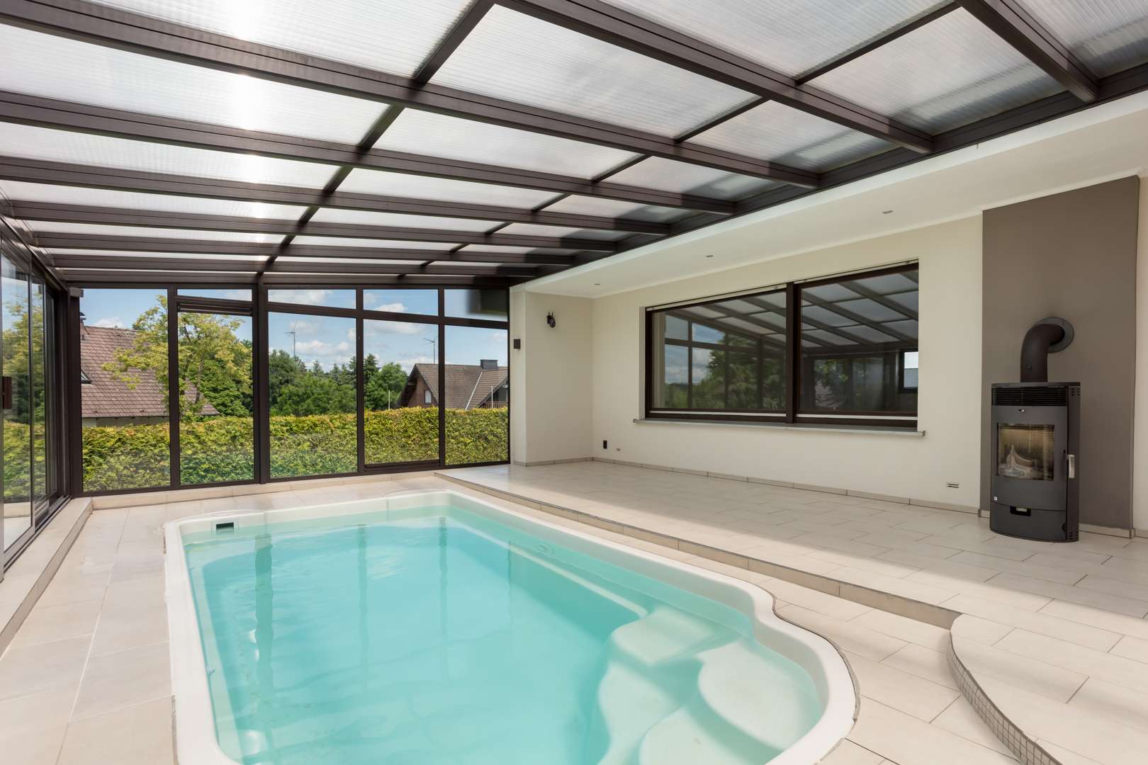 Hochwertiges Einfamilienhaus mit Pool, Sauna, weitläufigem Garten, Terrassenflächen und Doppelgarage in Rüthen – Ansicht 3