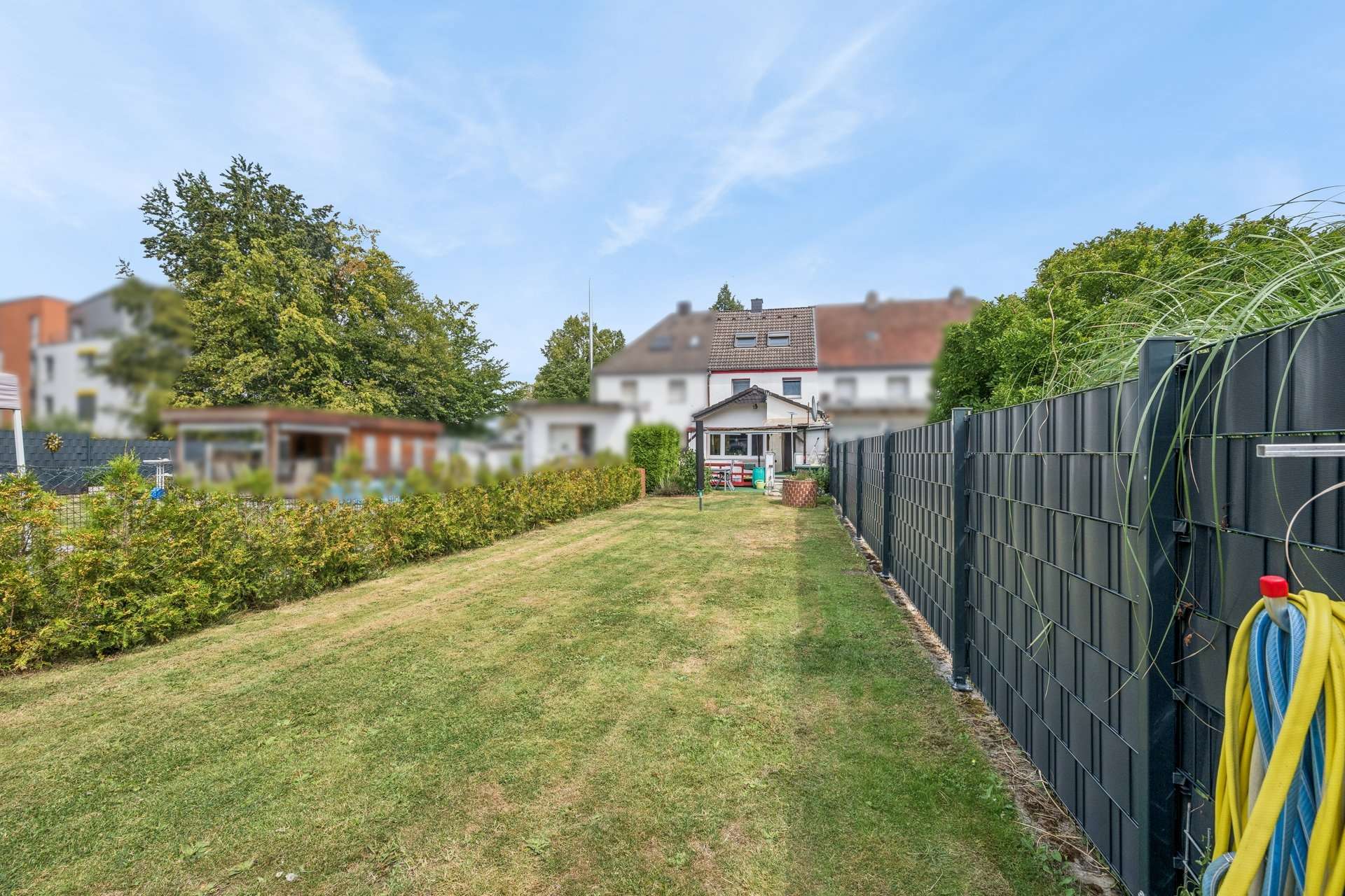 Ihr neues Zuhause mit Potenzial: Reihenmittelhaus auf großzügigem Grundstück