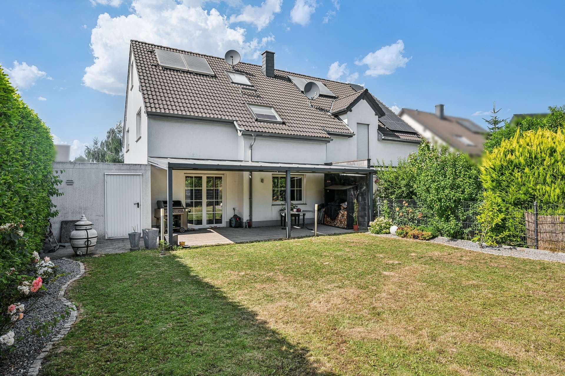 Geborgen Leben in Jüchen – Stilvolle DHH + Garten + Studio + Wellness in Jüchen – Ansicht 19