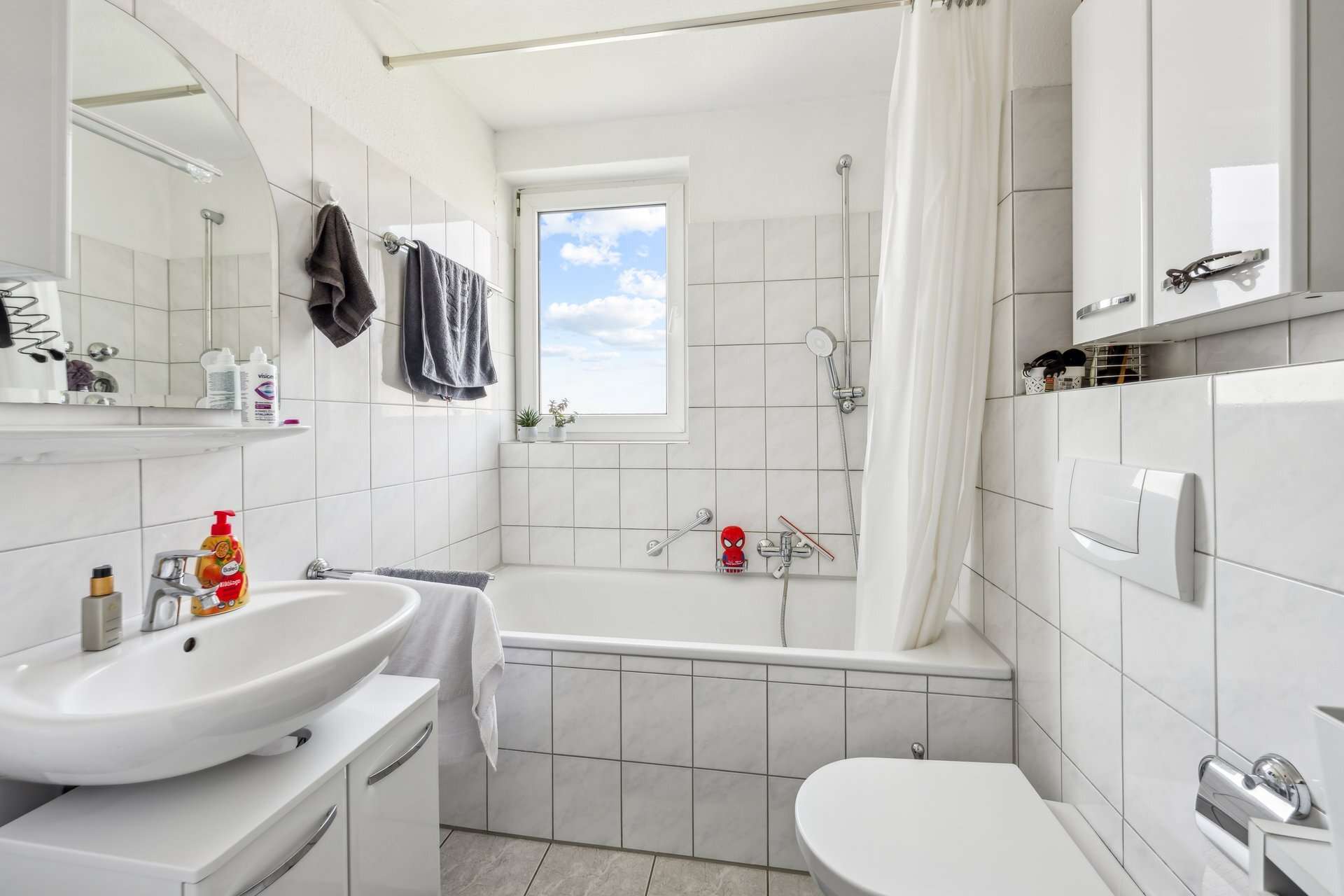 Modernes 2-Zimmer-Apartment mit Dachterrasse und TG-Stellplatz am Jröne Meerke in Neuss – Ansicht 6