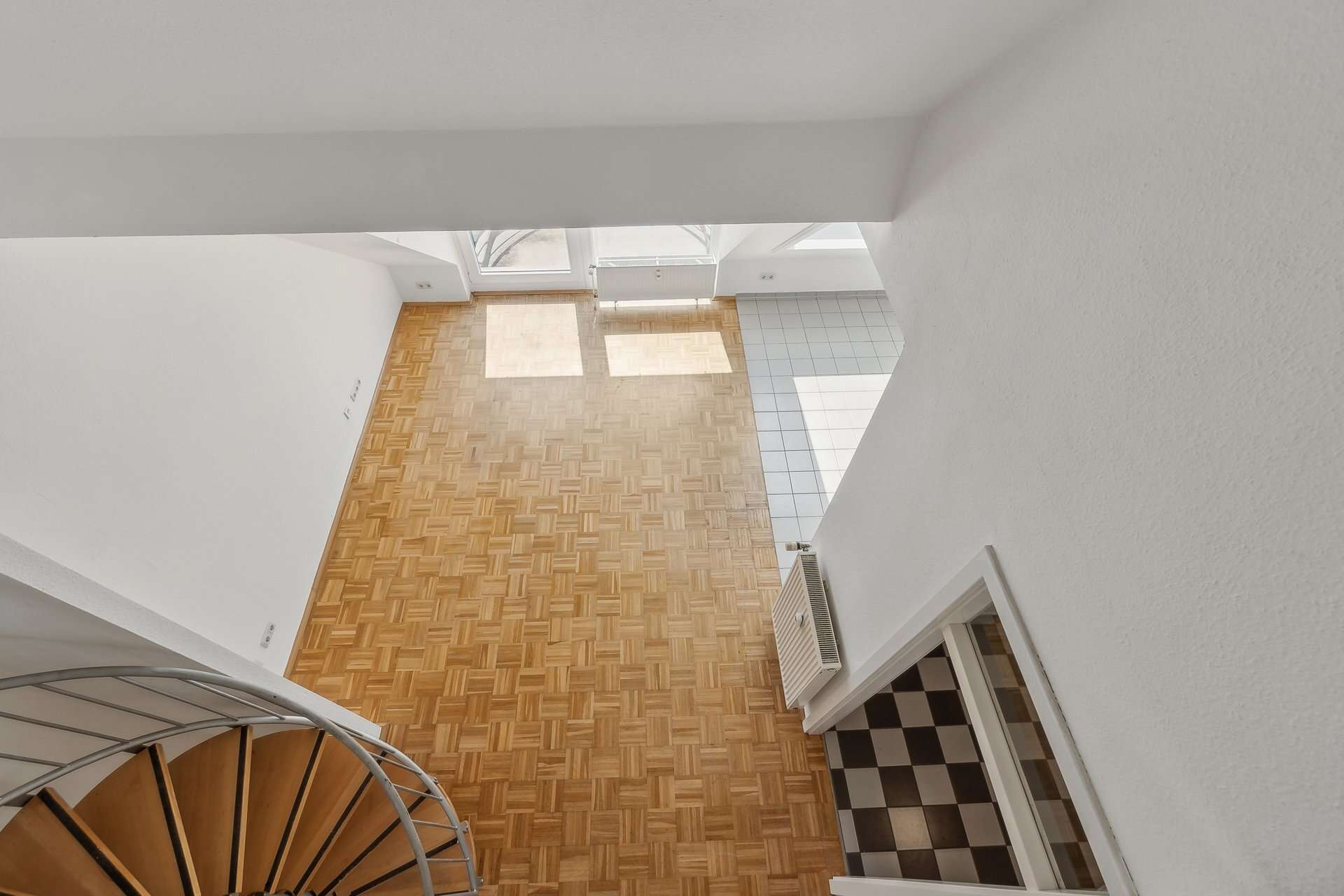 Maisonette mit Blick in den Himmel – Zwei Ebenen, Balkon und Tiefgarage in ruhiger Wohnanlage in Meerbusch – Ansicht 10