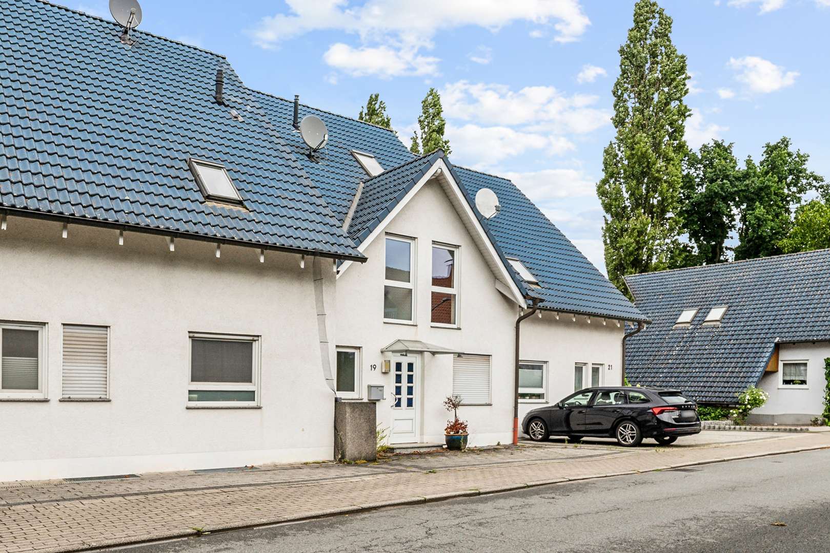 Reihenmittelhaus mit ca. 133 m² Wohnfläche, drei Ebenen, Keller und ausgebautem Spitzboden in Holzwickede – Ansicht 3