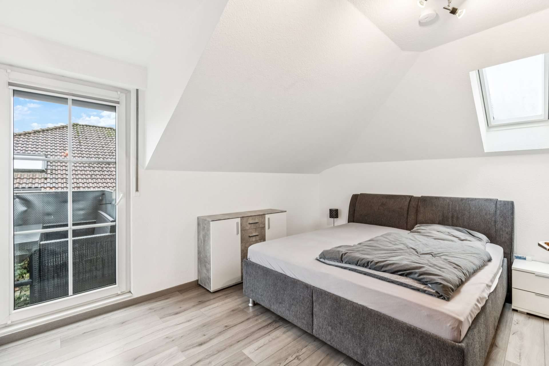 Solide vermietete 3-Zimmer-Wohnung mit Loggia, Stellplatz und Gemeinschaftsgarten in Datteln – Ansicht 9