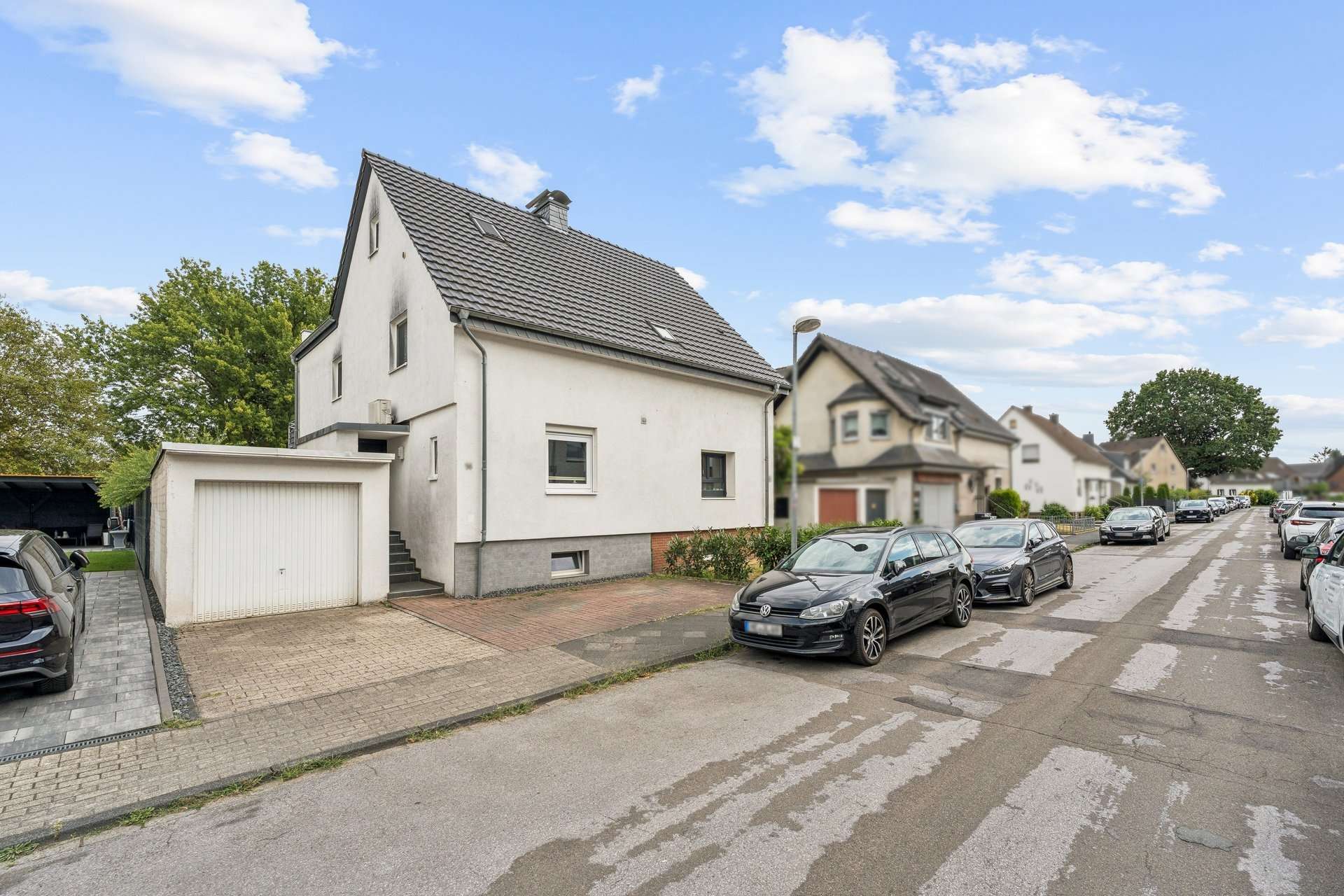 Stilvolle Doppelhaushälfte für die ganze Familie mit privatem Garten, 2 Terrassen & Garage in Ratingen – Ansicht 16