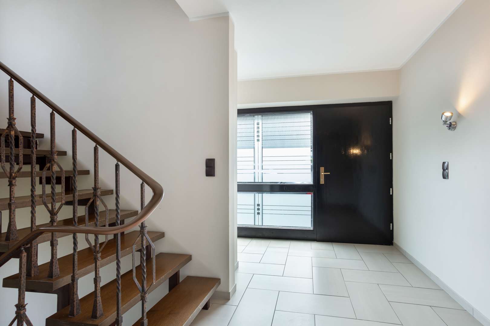Hochwertiges Einfamilienhaus mit Pool, Sauna, weitläufigem Garten, Terrassenflächen und Doppelgarage in Rüthen – Ansicht 12