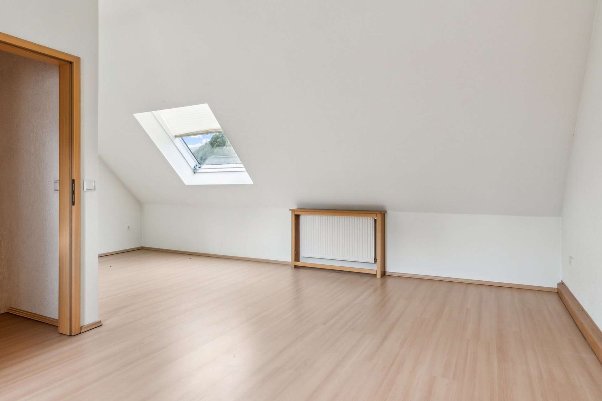 Reihenmittelhaus mit ca. 133 m² Wohnfläche, drei Ebenen, Keller und ausgebautem Spitzboden in Holzwickede – Ansicht 25