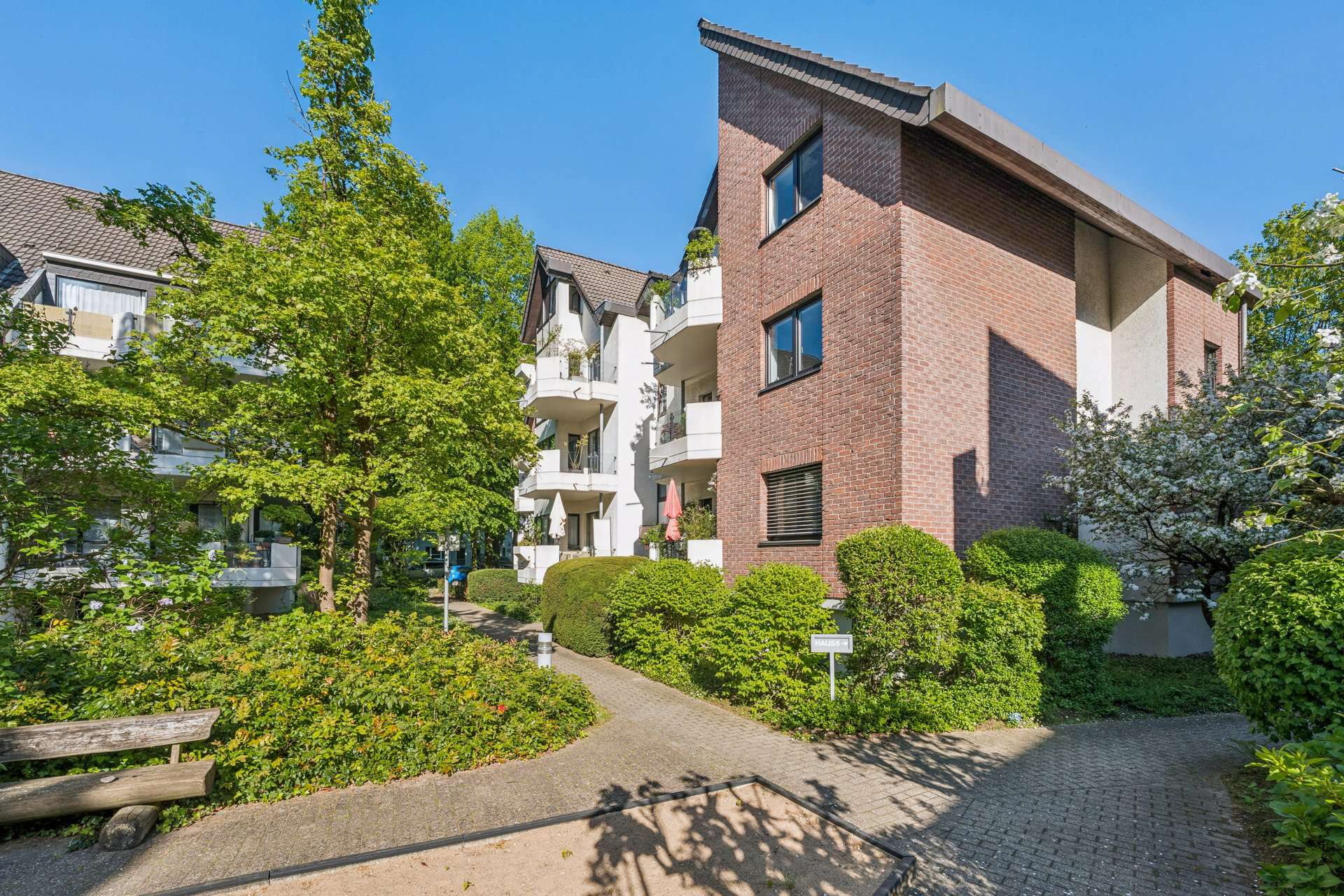Wohnen am Ostpark – grün, ruhig, stadtnah -charmante Wohnung mit zwei Balkonen und Tiefgarage in Düsseldorf – Ansicht 6