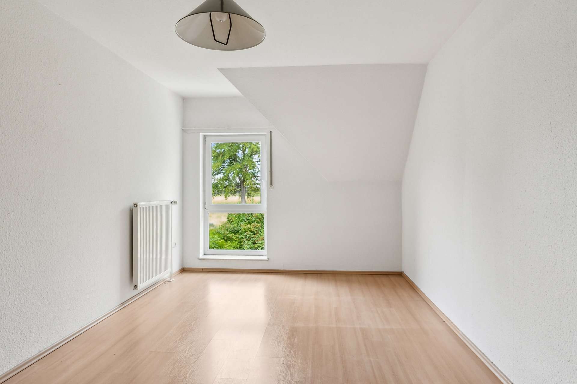 Reihenmittelhaus mit ca. 133 m² Wohnfläche, drei Ebenen, Keller und ausgebautem Spitzboden in Holzwickede – Ansicht 16
