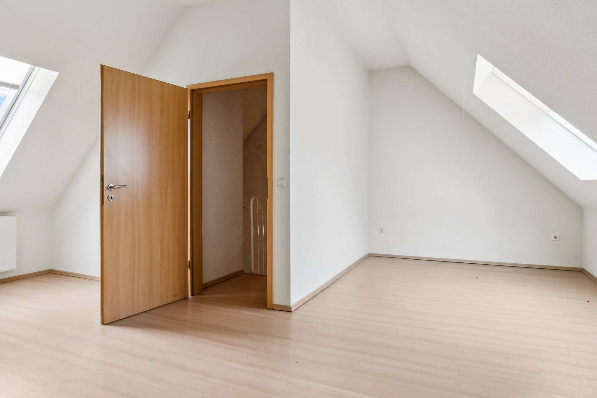 Reihenmittelhaus mit ca. 133 m² Wohnfläche, drei Ebenen, Keller und ausgebautem Spitzboden in Holzwickede – Ansicht 26