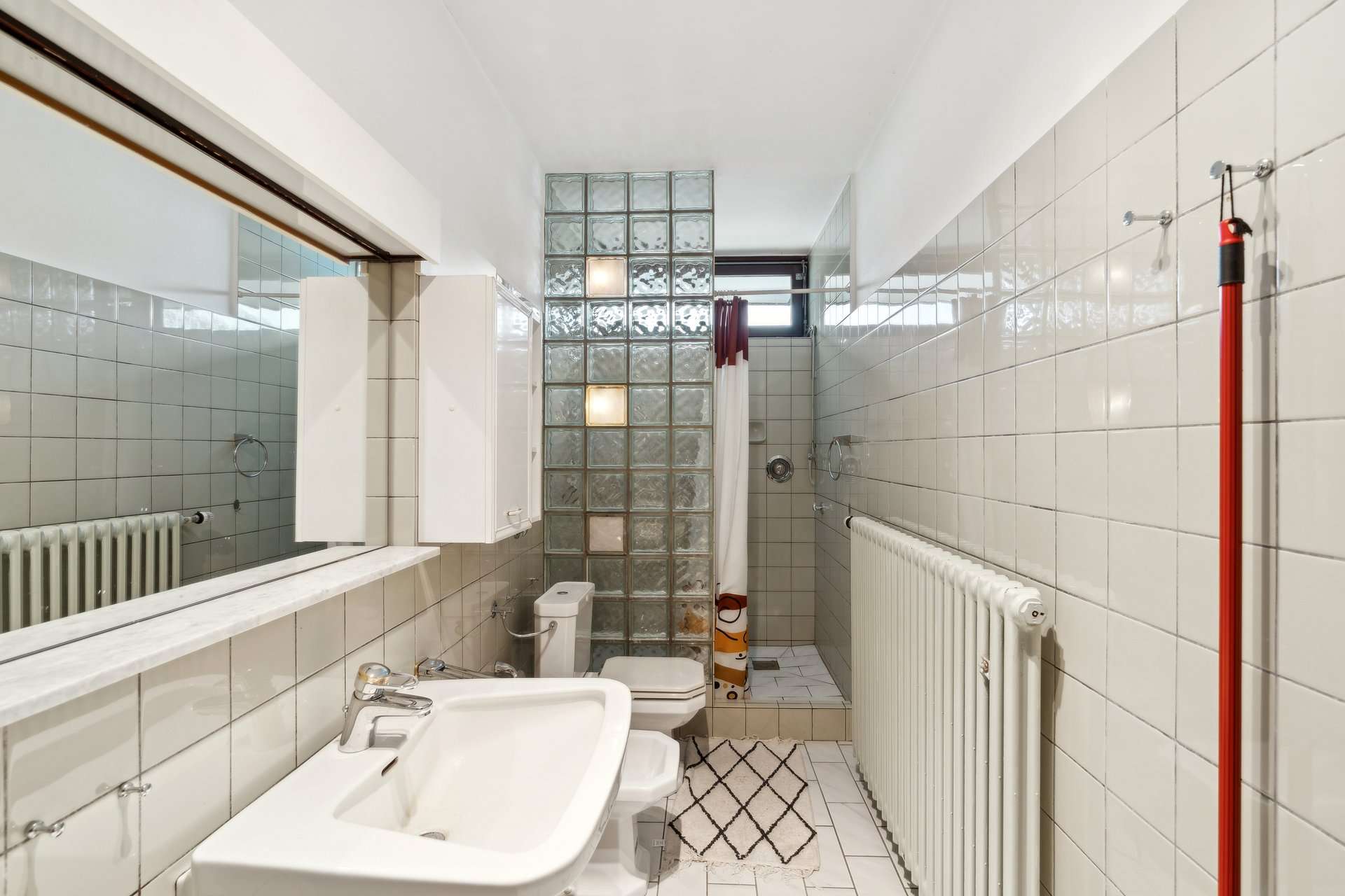 Stilvoller Bungalow mit ausgebautem Wohnkeller, Fernwärme und durchdachtem Grundriss in Herten – Ansicht 9