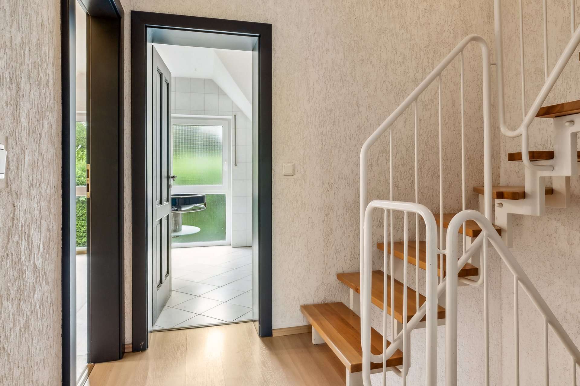 Reihenmittelhaus mit ca. 133 m² Wohnfläche, drei Ebenen, Keller und ausgebautem Spitzboden in Holzwickede – Ansicht 20
