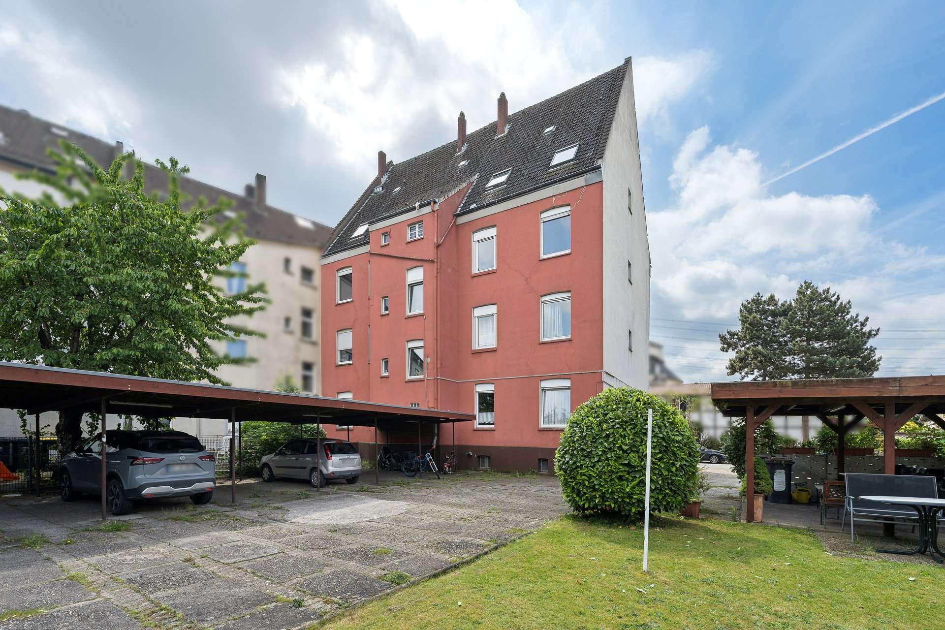 Großzügige 3-Zimmer-Eigentumswohnung mit ca. 95 m² Wohnfläche und Modernisierungspotenzial