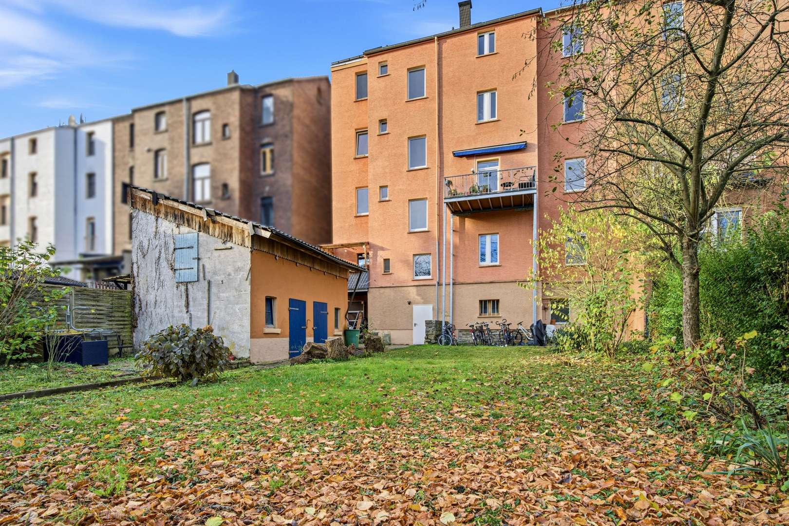 Sieben Wohneinheiten auf ca. 500 m² Wohnfläche – modernisiert, vermietet, ertragsstark in Witten – Ansicht 2