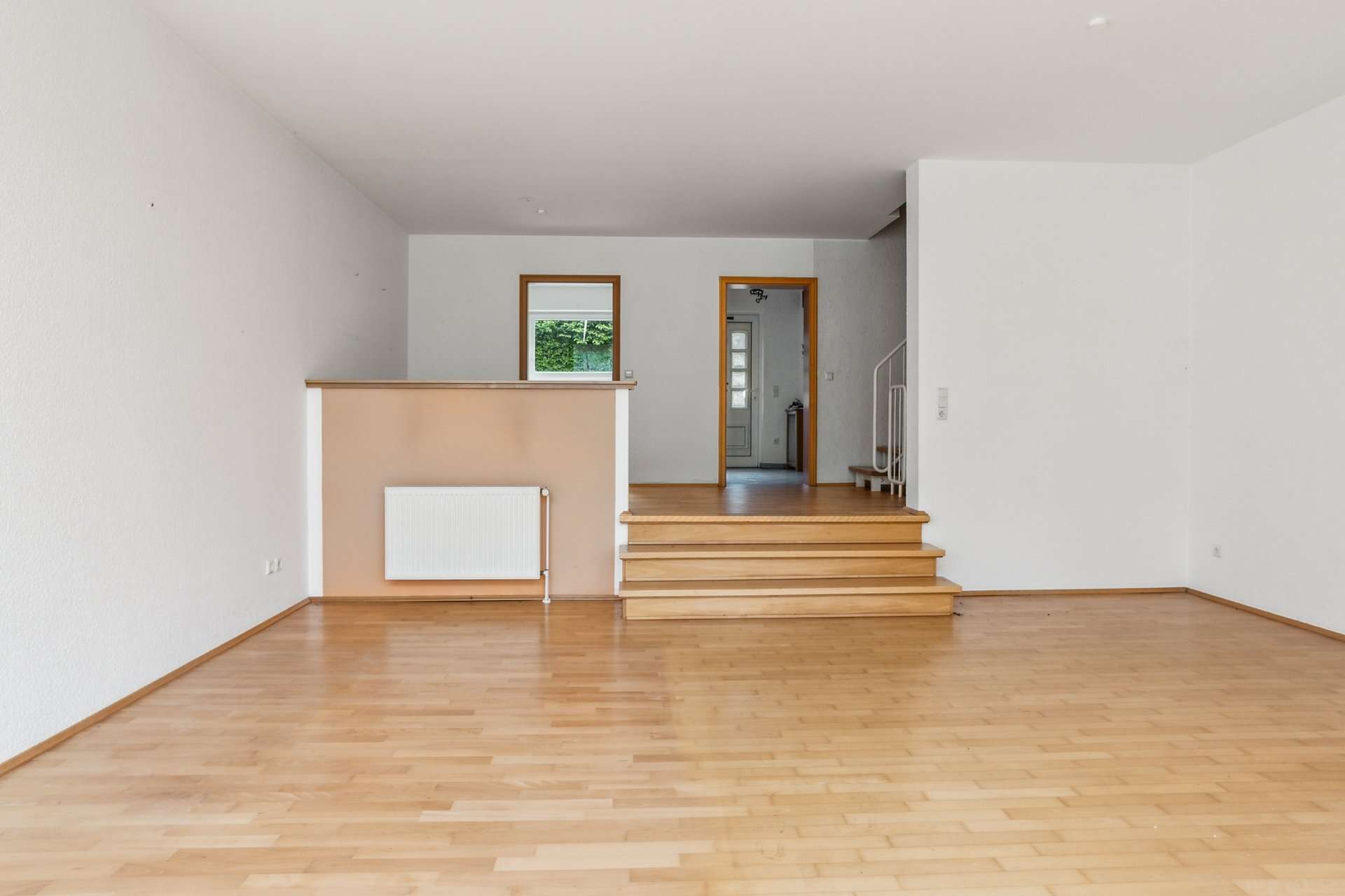 Reihenmittelhaus mit ca. 133 m² Wohnfläche, drei Ebenen, Keller und ausgebautem Spitzboden in Holzwickede – Ansicht 9
