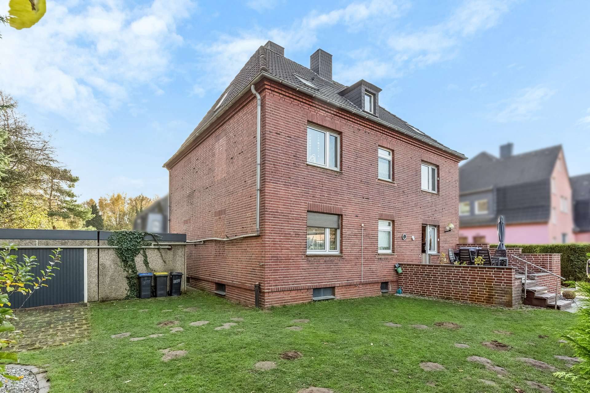 Stilvoll saniertes Mehrfamilienhaus – modernisiert und vielseitig nutzbar in Castrop-Rauxel – Ansicht 4