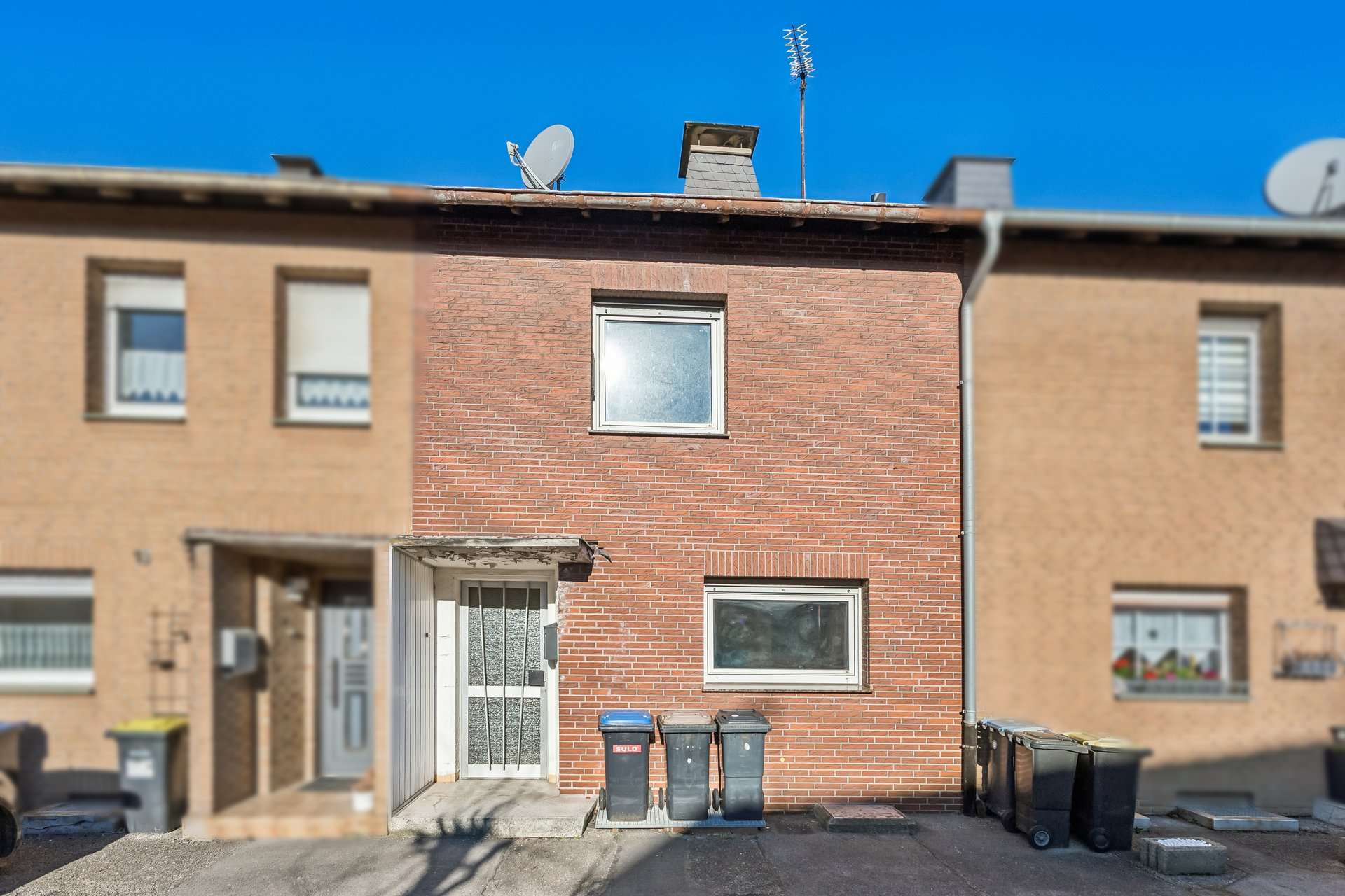 Reihenmittelhaus mit großem Entwicklungspotenzial in ruhiger Wohnlage in Waltrop – Ansicht 2