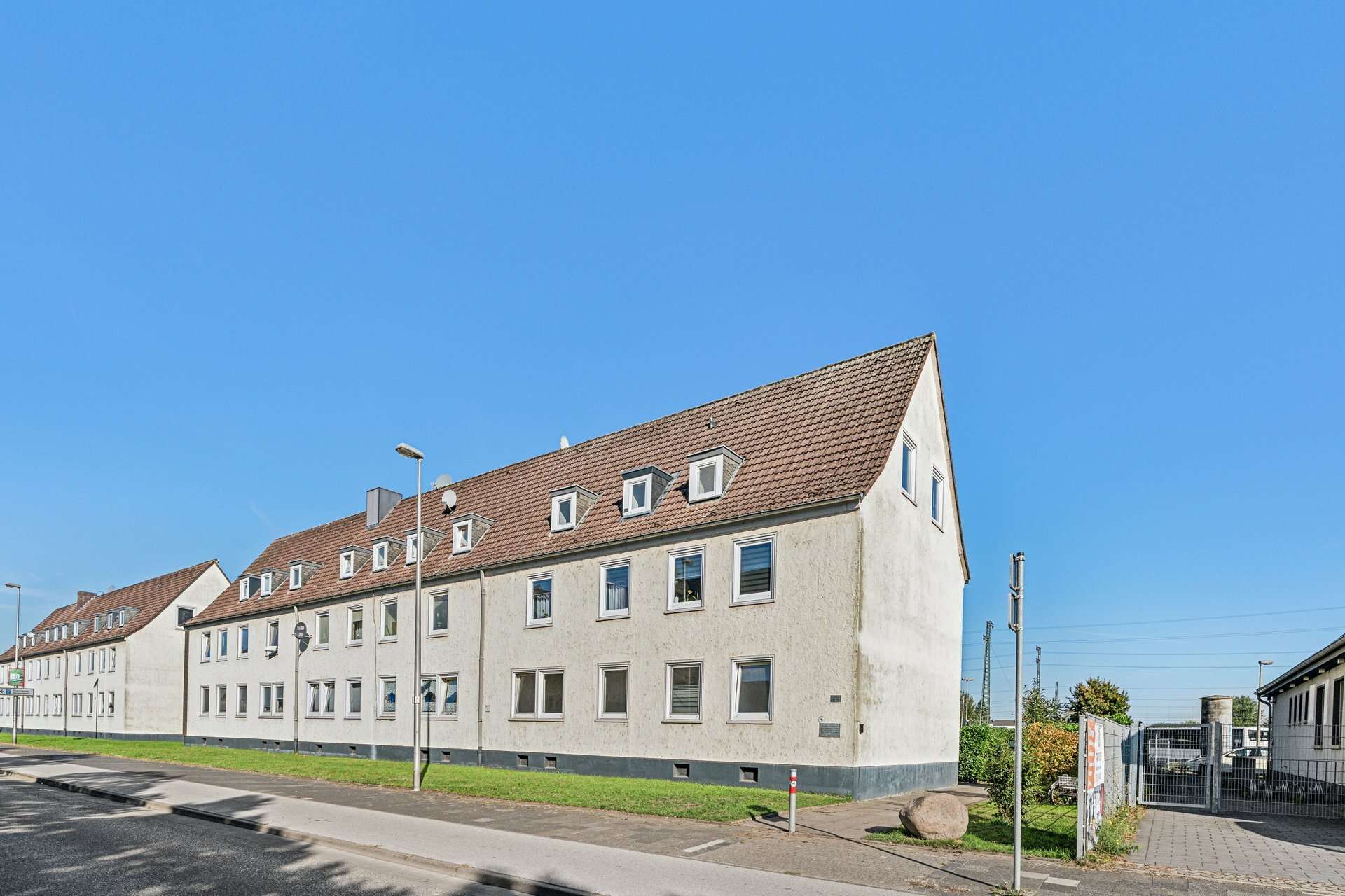 Charmante Dachgeschosswohnung mit Modernisierungsspielraum in bahnhofsnaher Wohnlage in Emmerich am Rhein – Ansicht 9
