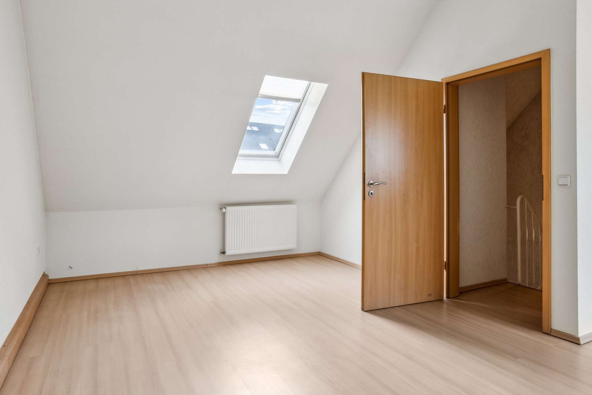 Reihenmittelhaus mit ca. 133 m² Wohnfläche, drei Ebenen, Keller und ausgebautem Spitzboden in Holzwickede – Ansicht 24