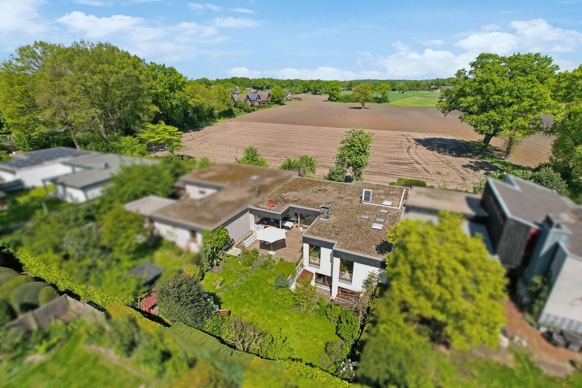 Großzügiger Bungalow am Feldrand mit über 200 m² Wohnfläche, Kamin, Garten und wertiger Ausstattung in Dorsten – Ansicht 4