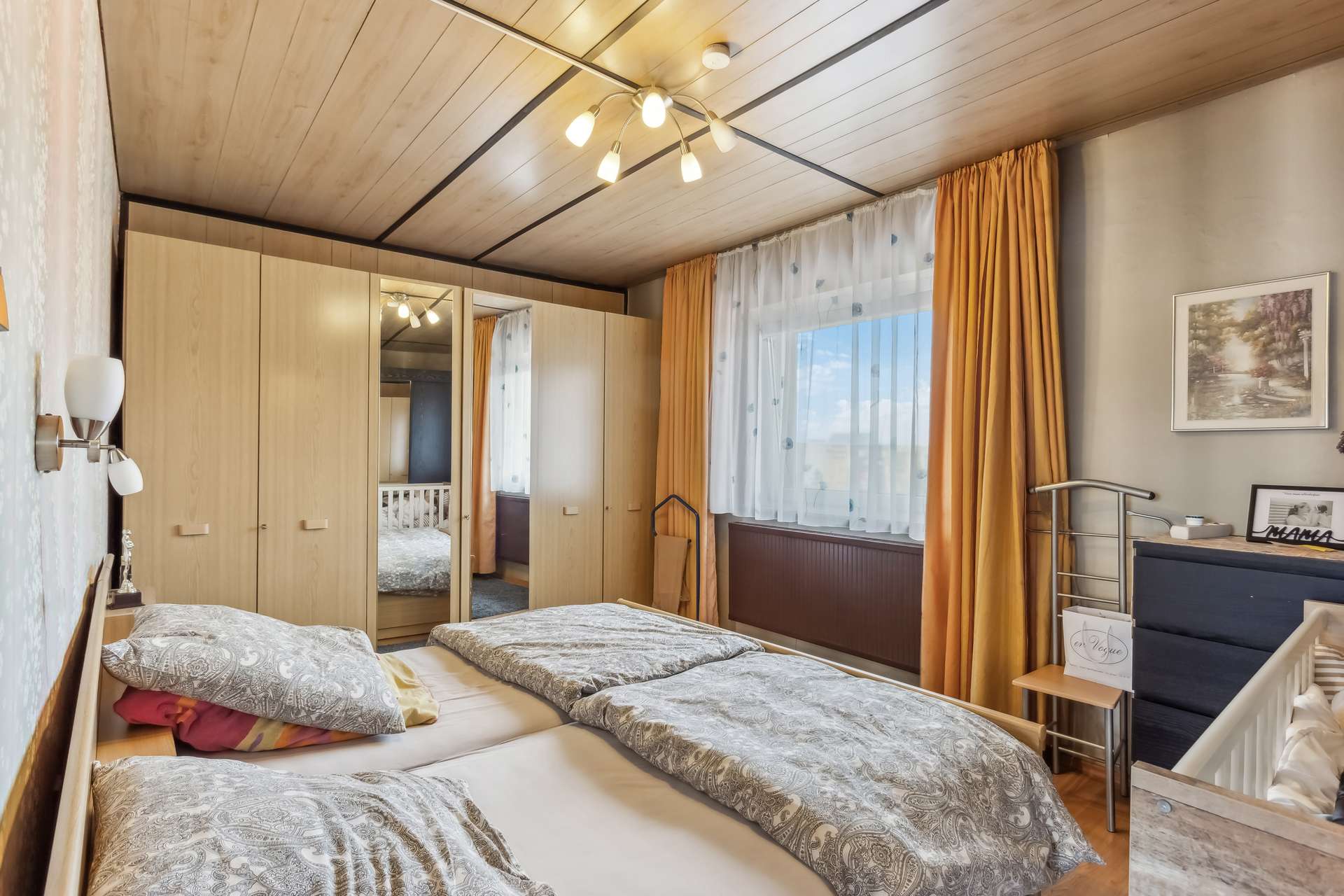 Modernisiertes Reihenmittelhaus mit Garten und zwei Garagen – auf städtischem Erbpachtgrundstück in Recklinghausen – Ansicht 13