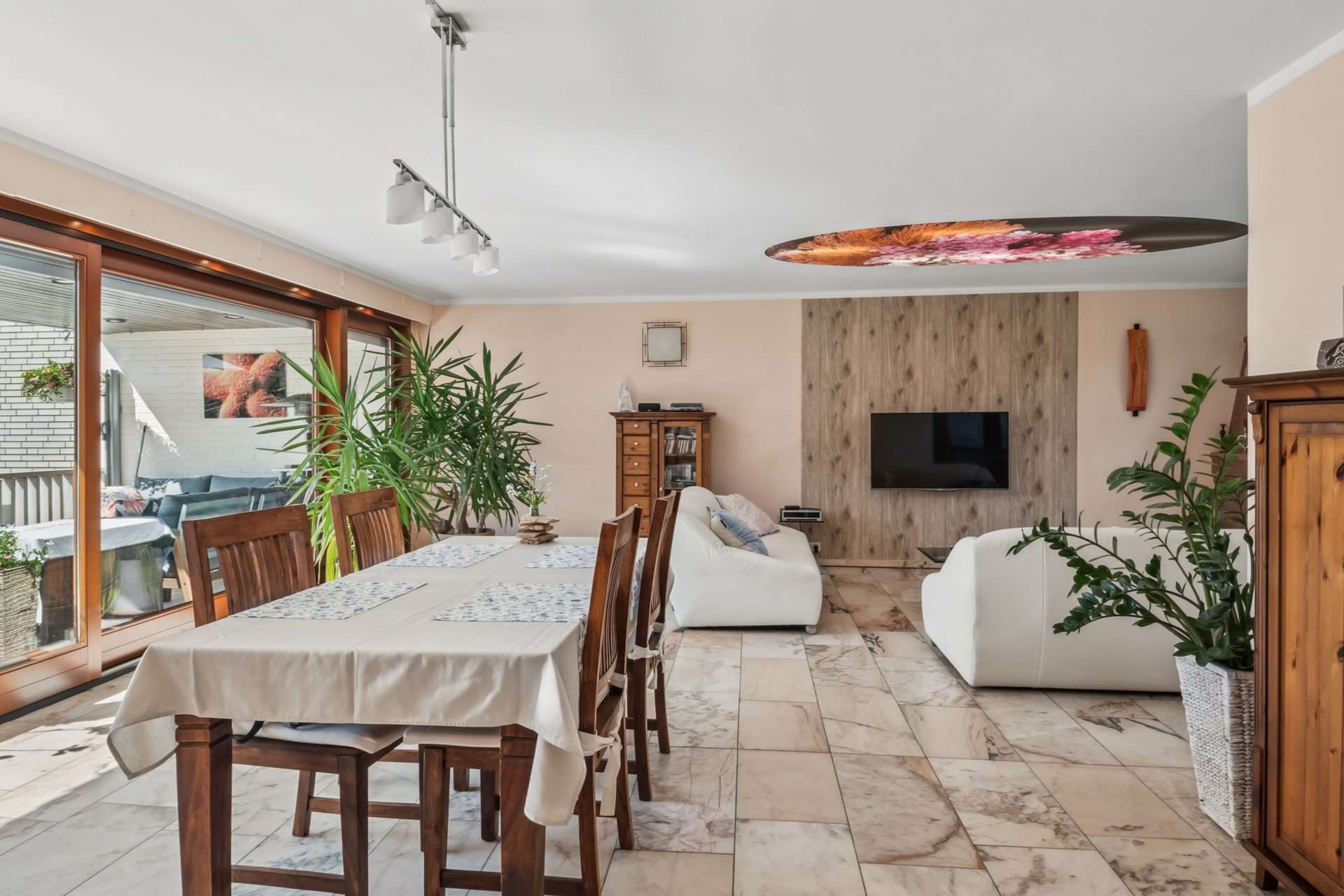 Großzügiger Bungalow am Feldrand mit über 200 m² Wohnfläche, Kamin, Garten und wertiger Ausstattung in Dorsten – Ansicht 6