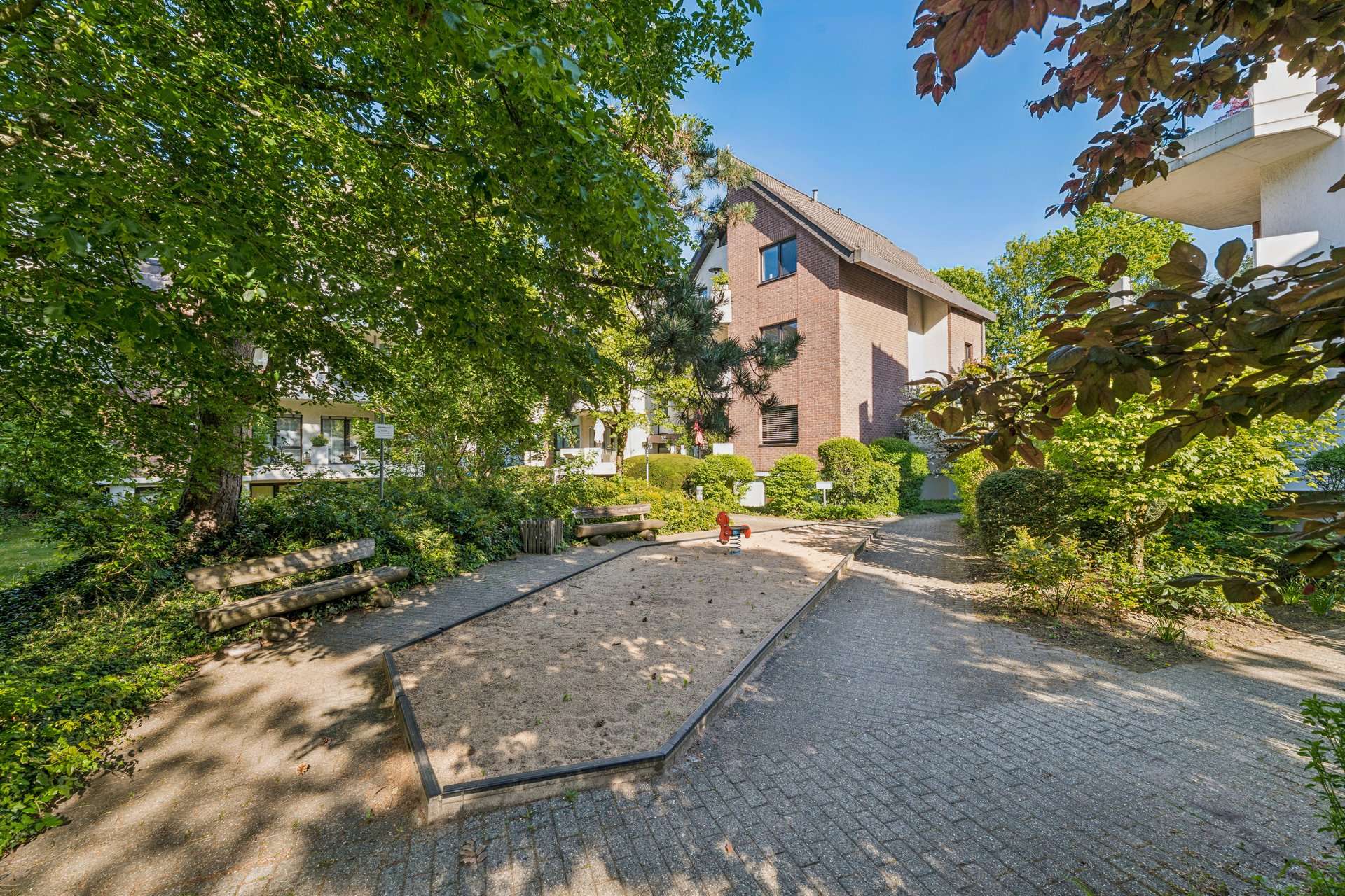 Wohnen am Ostpark – grün, ruhig, stadtnah -charmante Wohnung mit zwei Balkonen und Tiefgarage in Düsseldorf – Ansicht 7