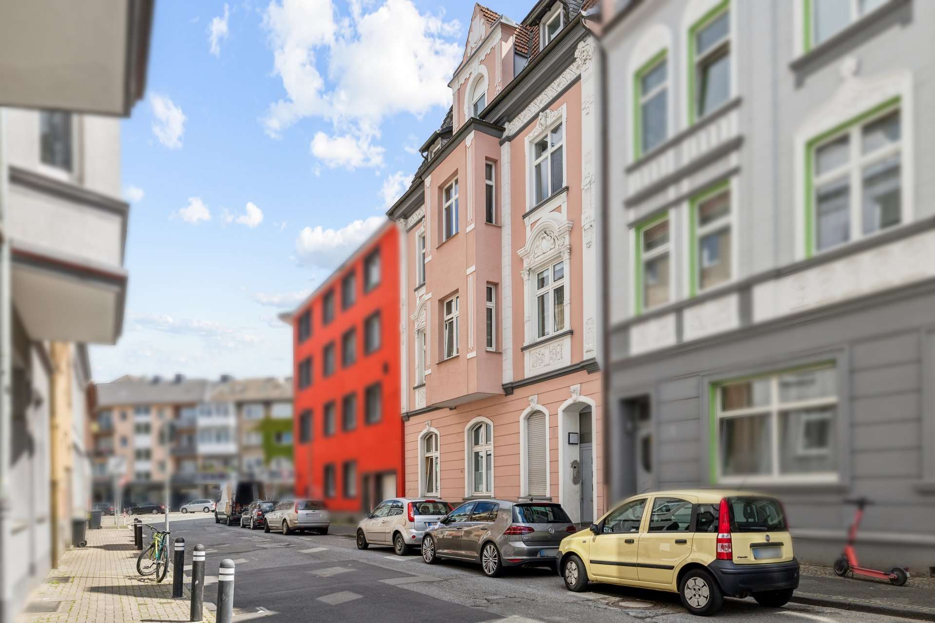 Charakterstarke Altbauwohnung mit modernisiertem Bad und großzügigem Raumgefühl in Bochum – Ansicht 3