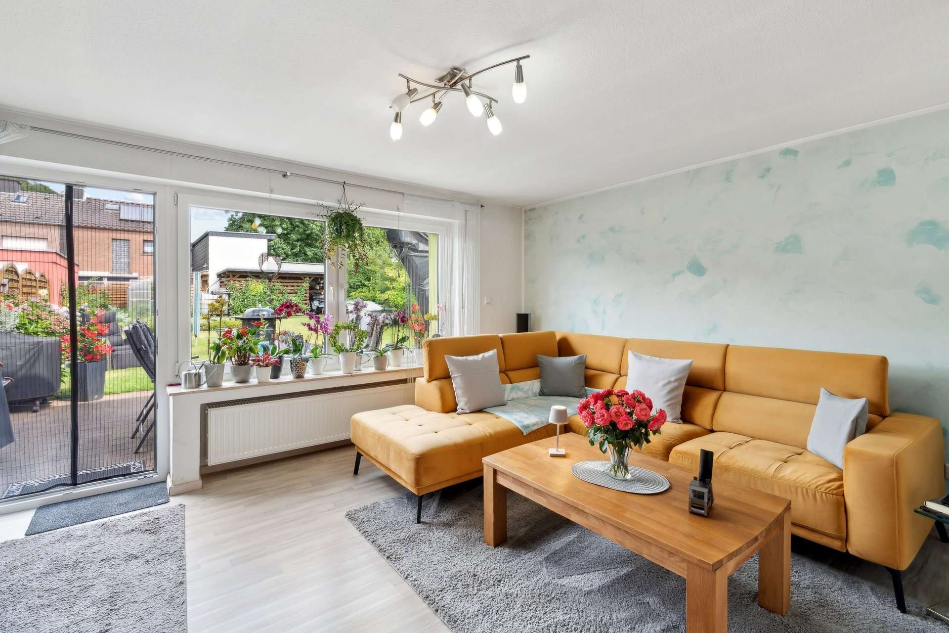 Charmantes Reihenendhaus mit Traumgarten und zwei Sonnenterrassen in Sackgasse in Marl – Ansicht 3