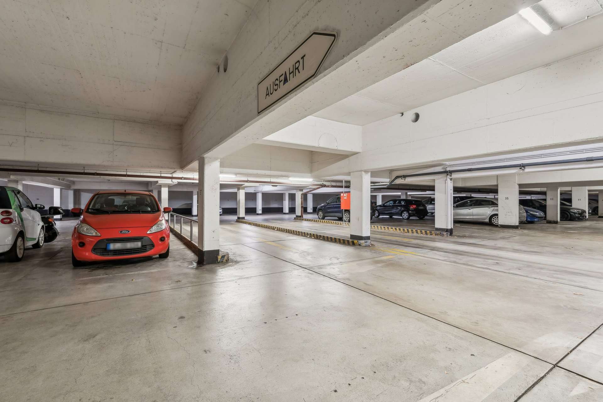 Vermietete 3,5-Zimmer-Wohnung mit Loggia, Aufzug und Tiefgaragenstellplatz in Essen – Ansicht 15