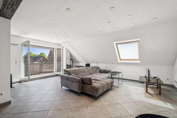 Wohnen wie im eigenen Haus: helle Maisonette mit eigenem Eingang & Balkon in Brüggen-Bracht
