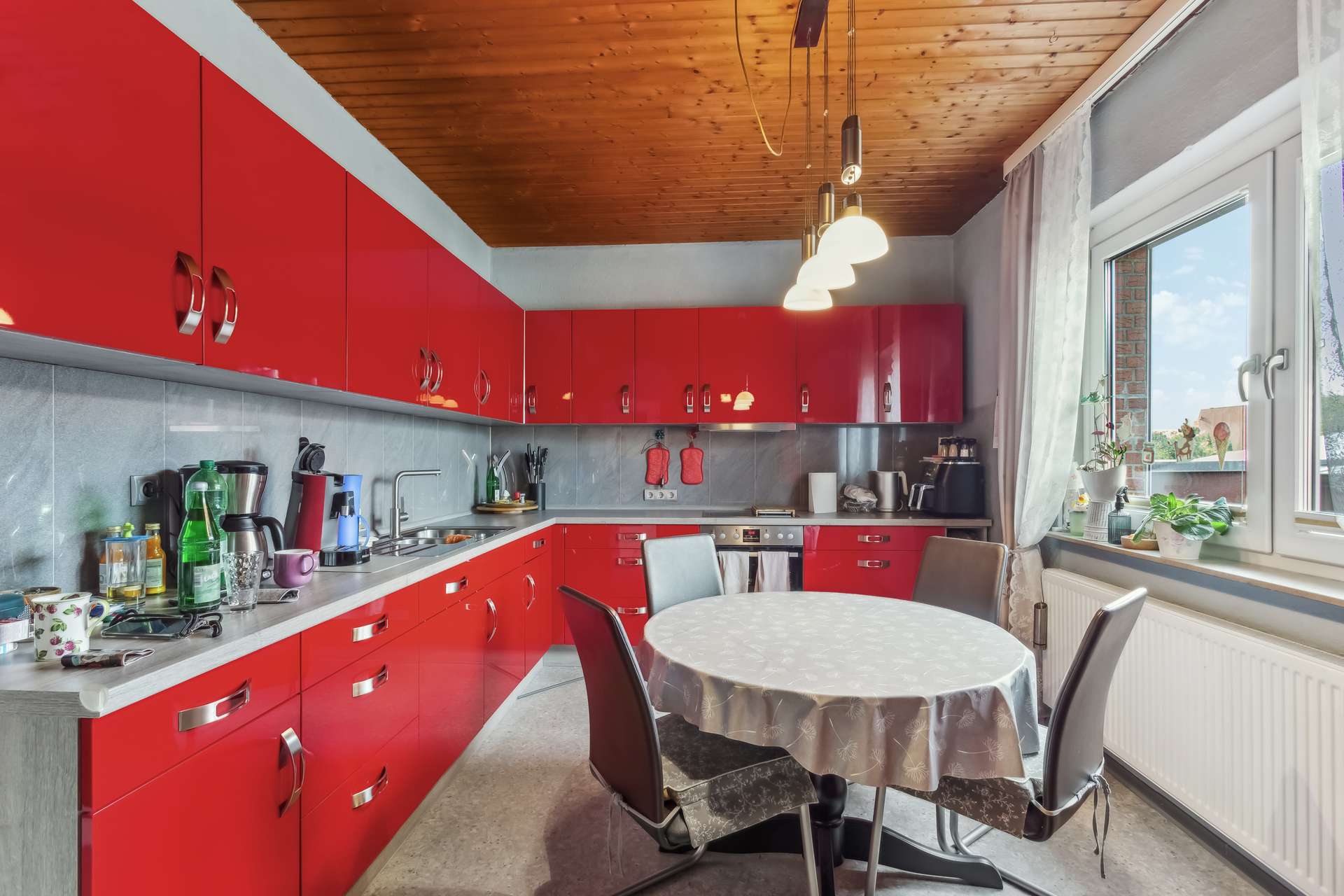 Modernisiertes Reihenmittelhaus mit Garten und zwei Garagen – auf städtischem Erbpachtgrundstück in Recklinghausen – Ansicht 3