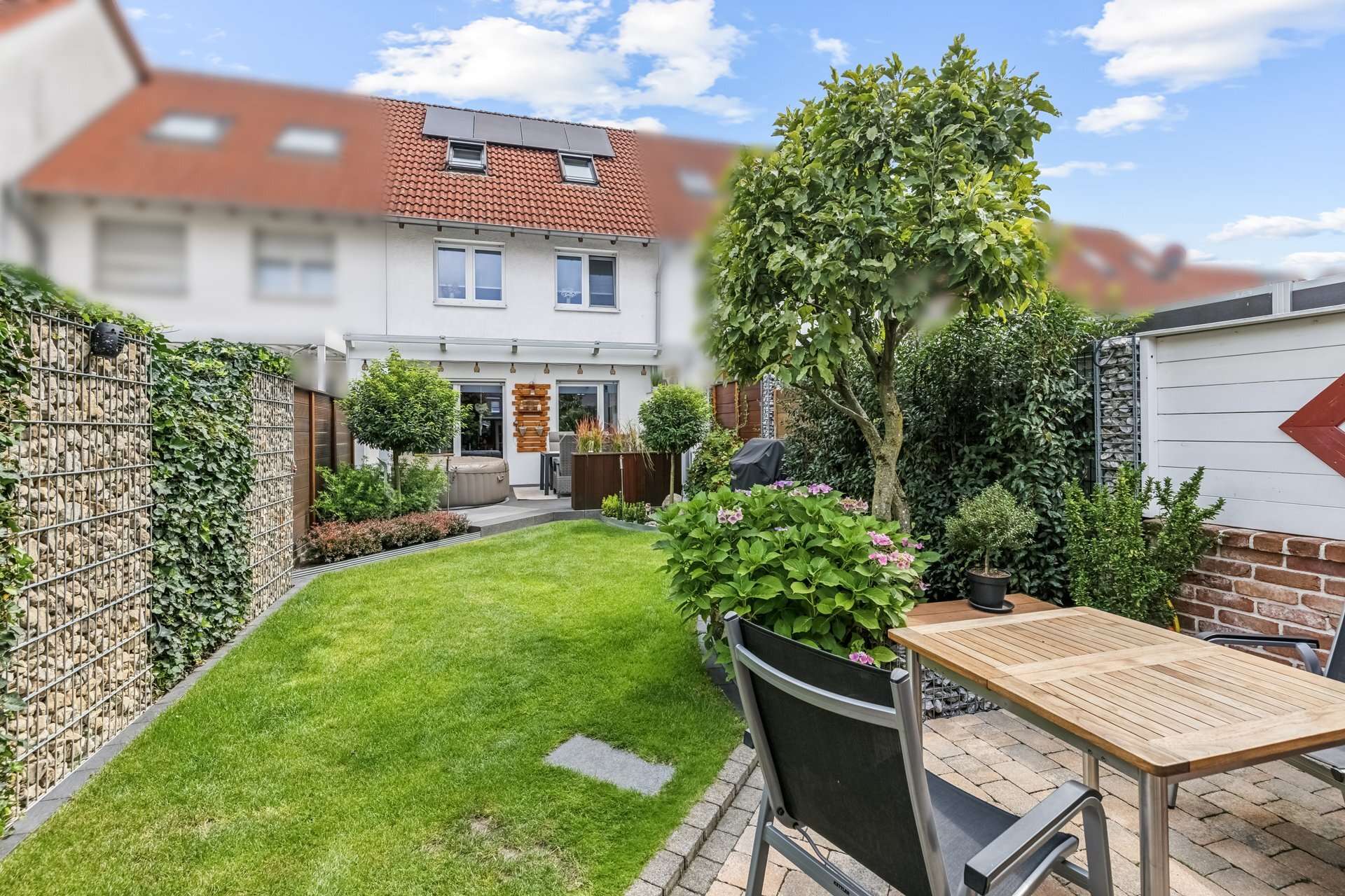 Wohlfühl-Oase mit Gartenidylle: Reihenhaus mit Solaranlage, Garage & viel Platz unterm Dach in Recklinghausen – Ansicht 4