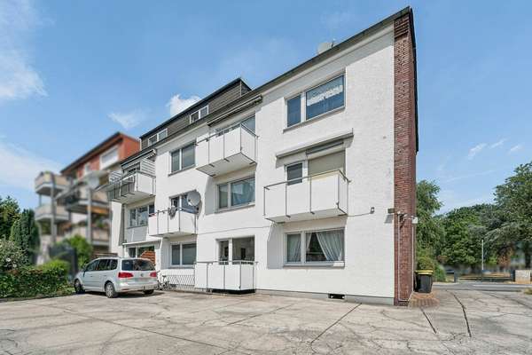 Gepflegte 3-Zimmer-Erdgeschosswohnung mit Balkon und Stellplatz