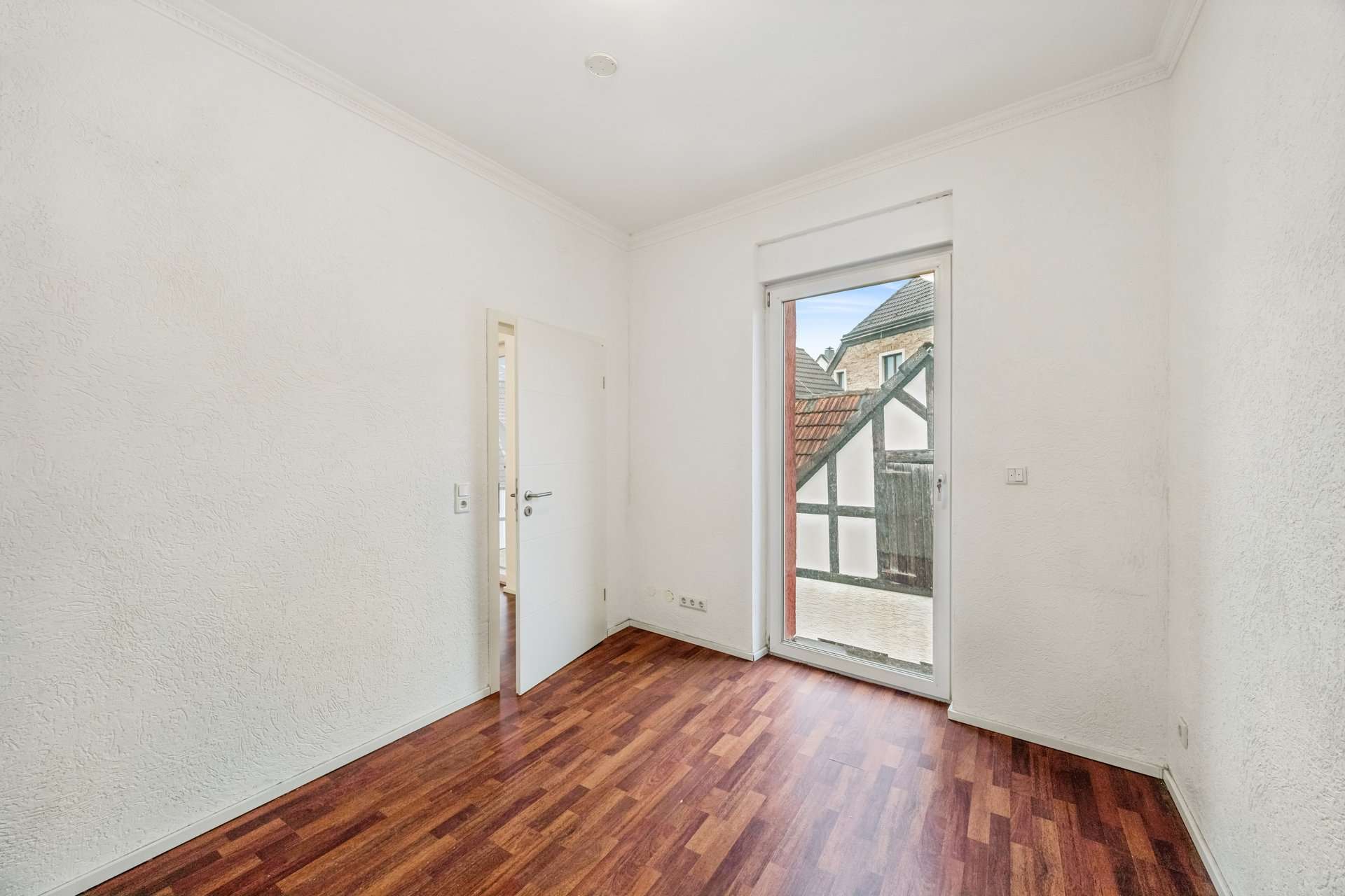 Umfassend saniertes Haus für kleine Familien mit Fußbodenheizung und flexibel nutzbarem Dachgeschoss in Herdecke – Ansicht 12
