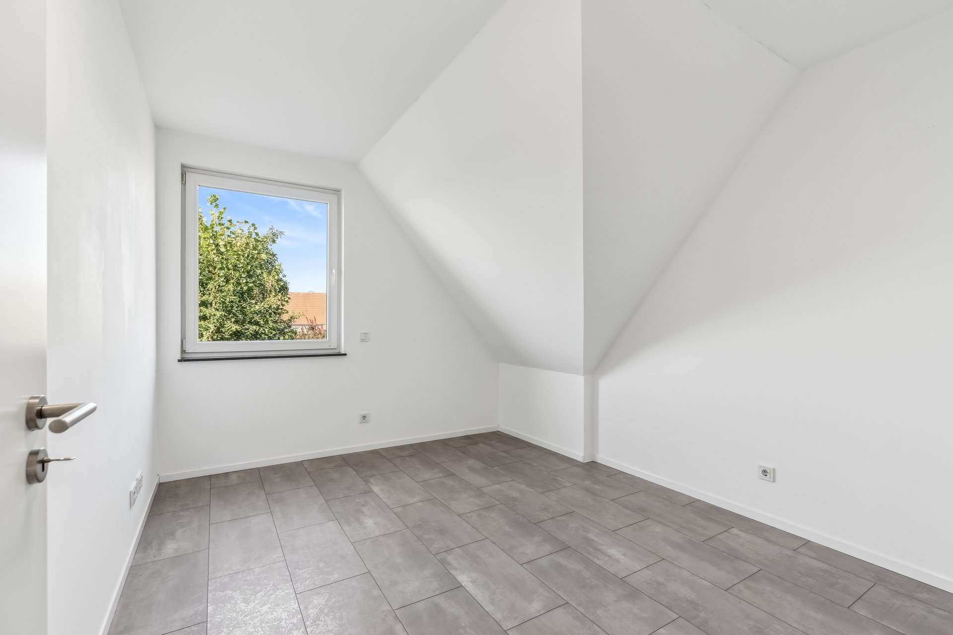Wohnen mit Weitblick: Helle Etagenwohnung mit Aufzug, großem Balkon, Feldpanorama und Stellplatz in Dorsten – Ansicht 9
