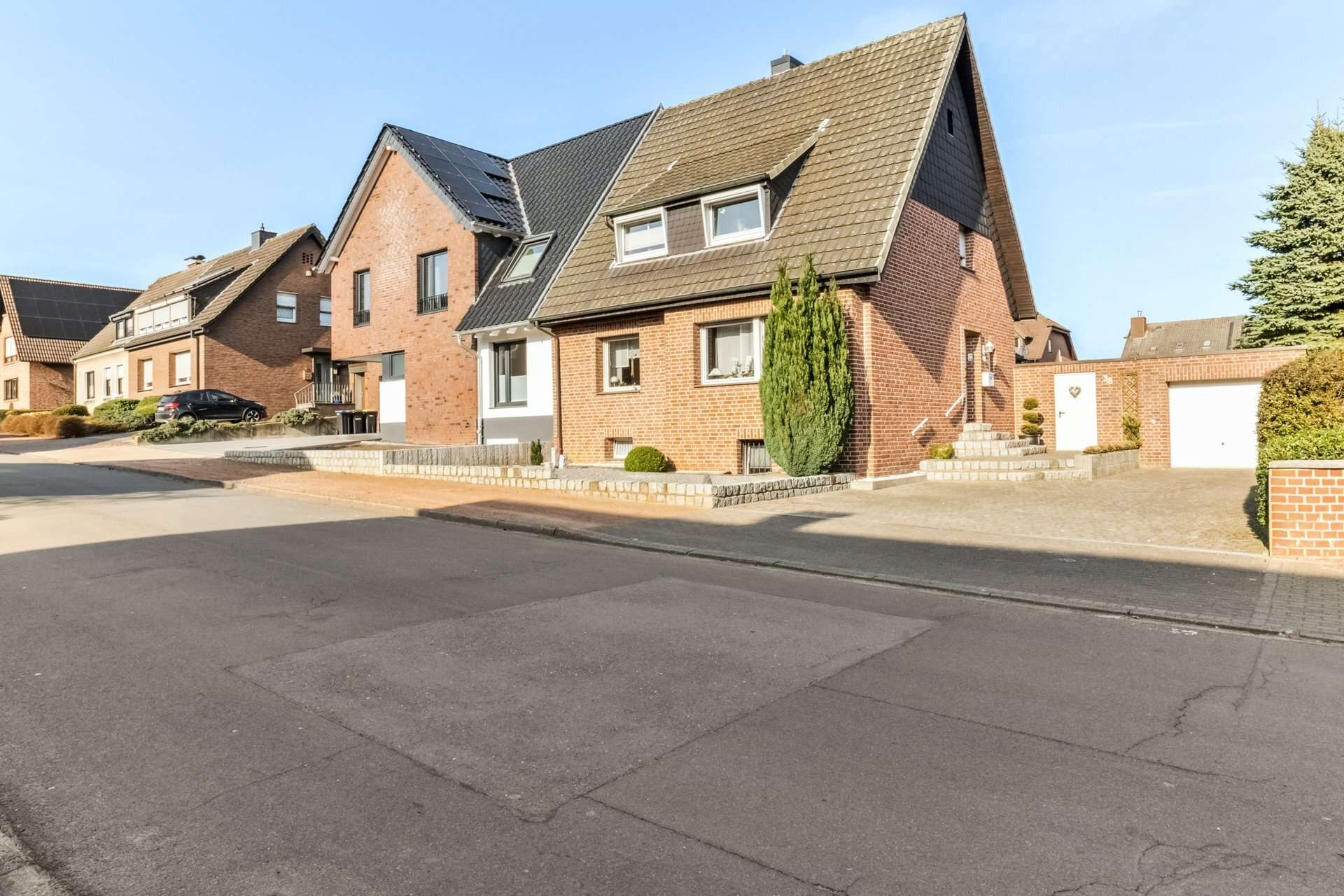 Zweifamilienhaus mit tollem Garten, Dachterrasse, Kamin & Treppenlift – ideal für Mehrgenerationen in Haltern am See – Ansicht 2