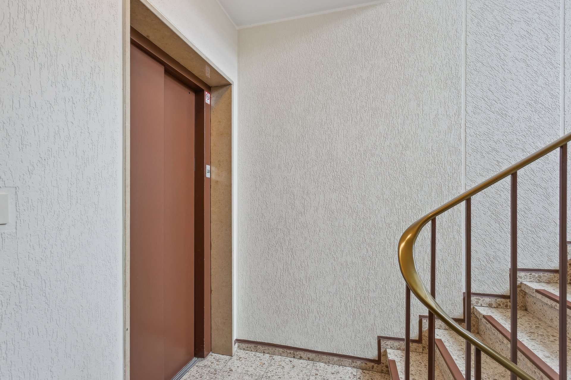 Zentrale Zwei-Zimmer-Wohnung im Herzen der Innenstadt mit Aufzug und modernem Duschbad in Witten – Ansicht 13