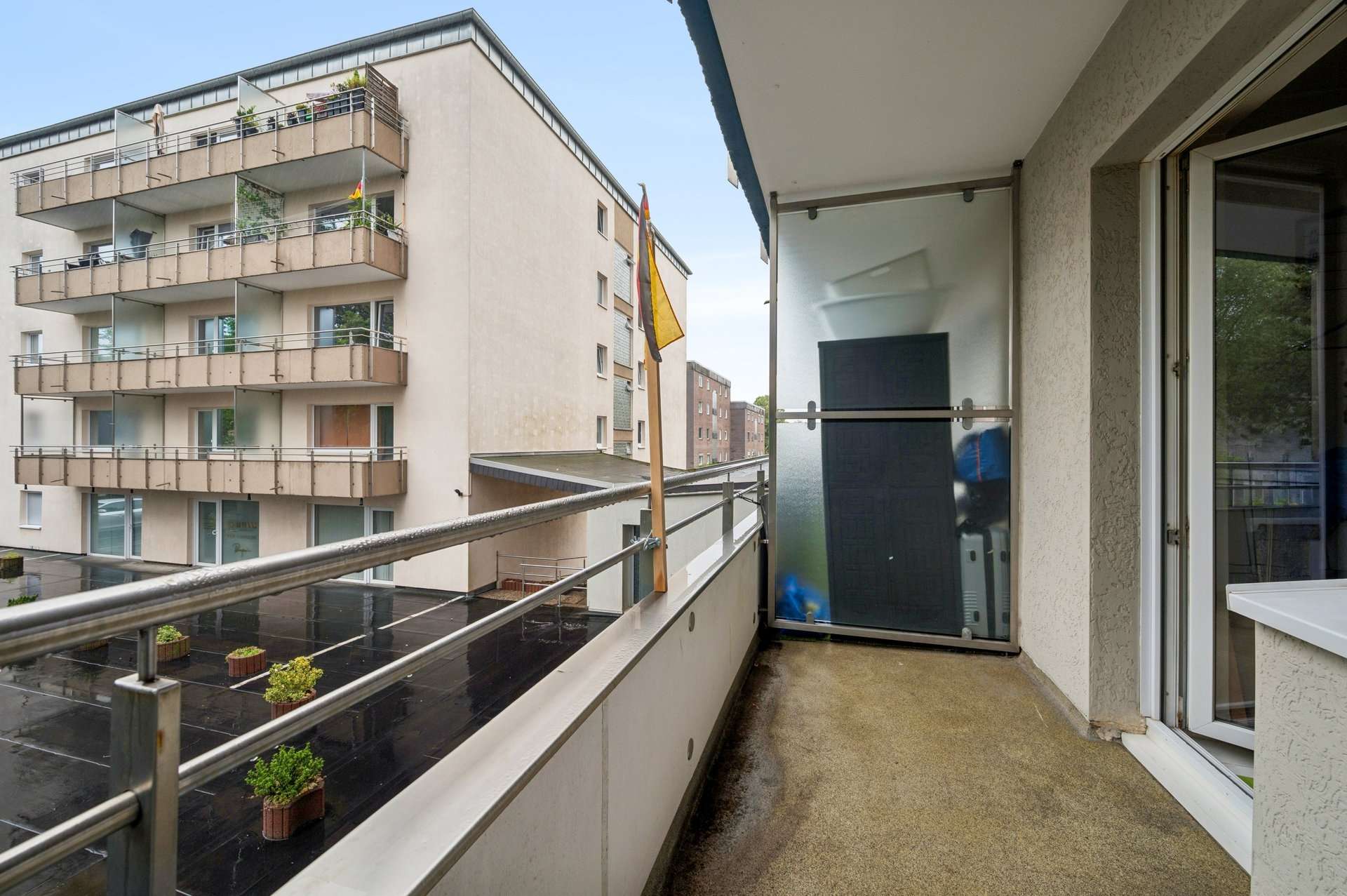 Clever investieren: Helle 1-Zimmer-Wohnung mit Balkon und Entwicklungspotenzial in Kaarst – Ansicht 8
