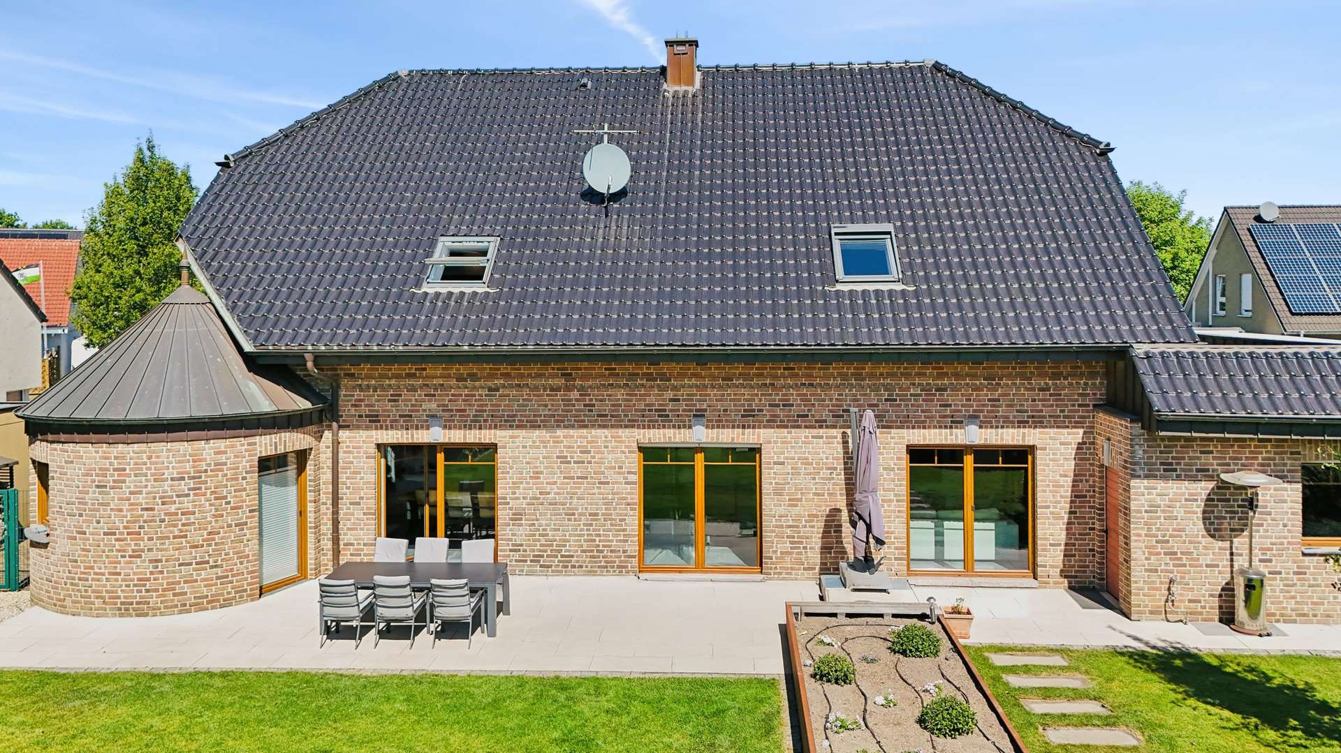 Für den gehobenen Geschmack: Luxusanwesen mit Einliegerwohnung  & Erweiterungsmöglichkeiten in Jüchen-Holz – Ansicht 46