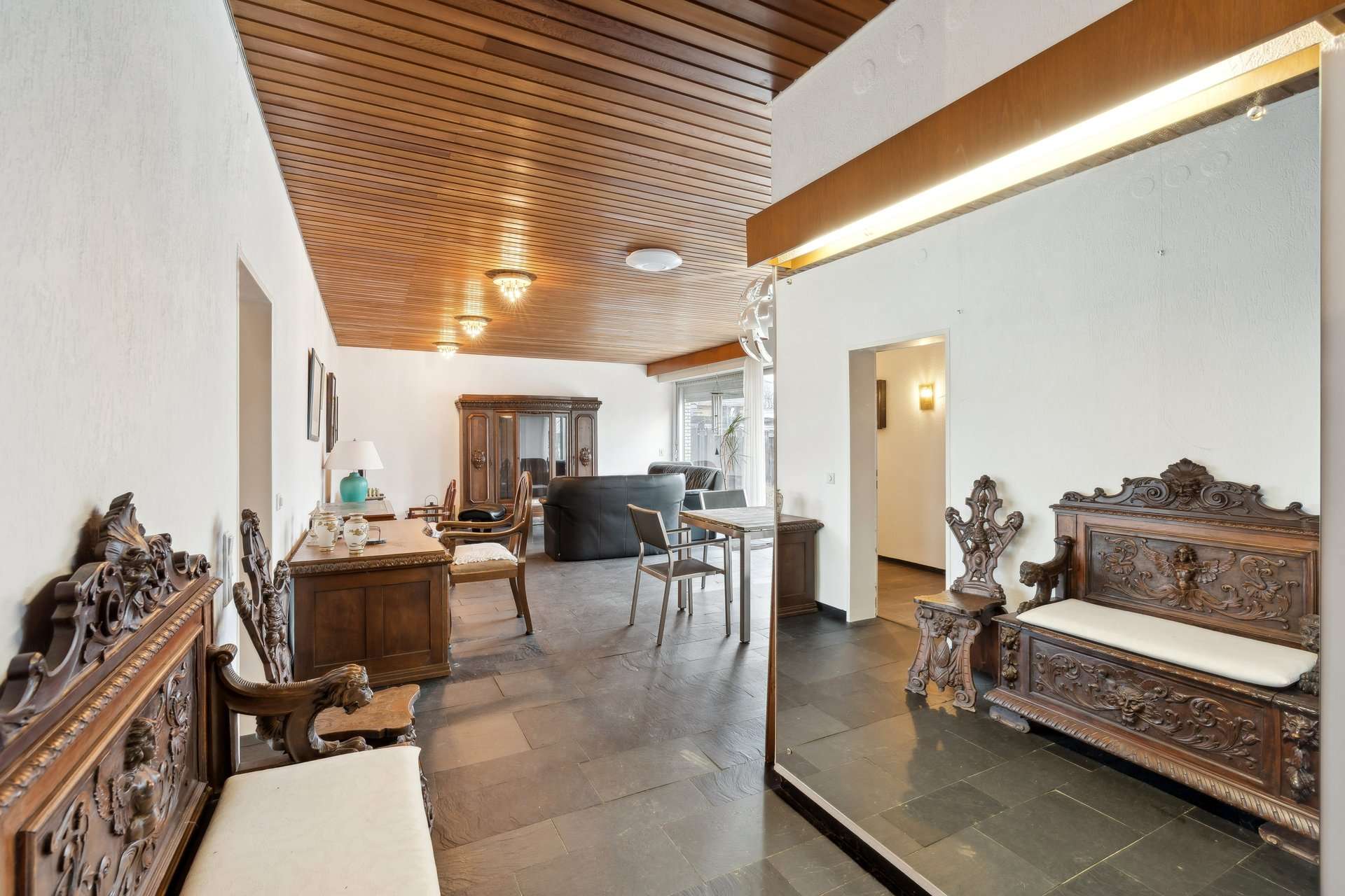 Stilvoller Bungalow mit ausgebautem Wohnkeller, Fernwärme und durchdachtem Grundriss in Herten – Ansicht 4
