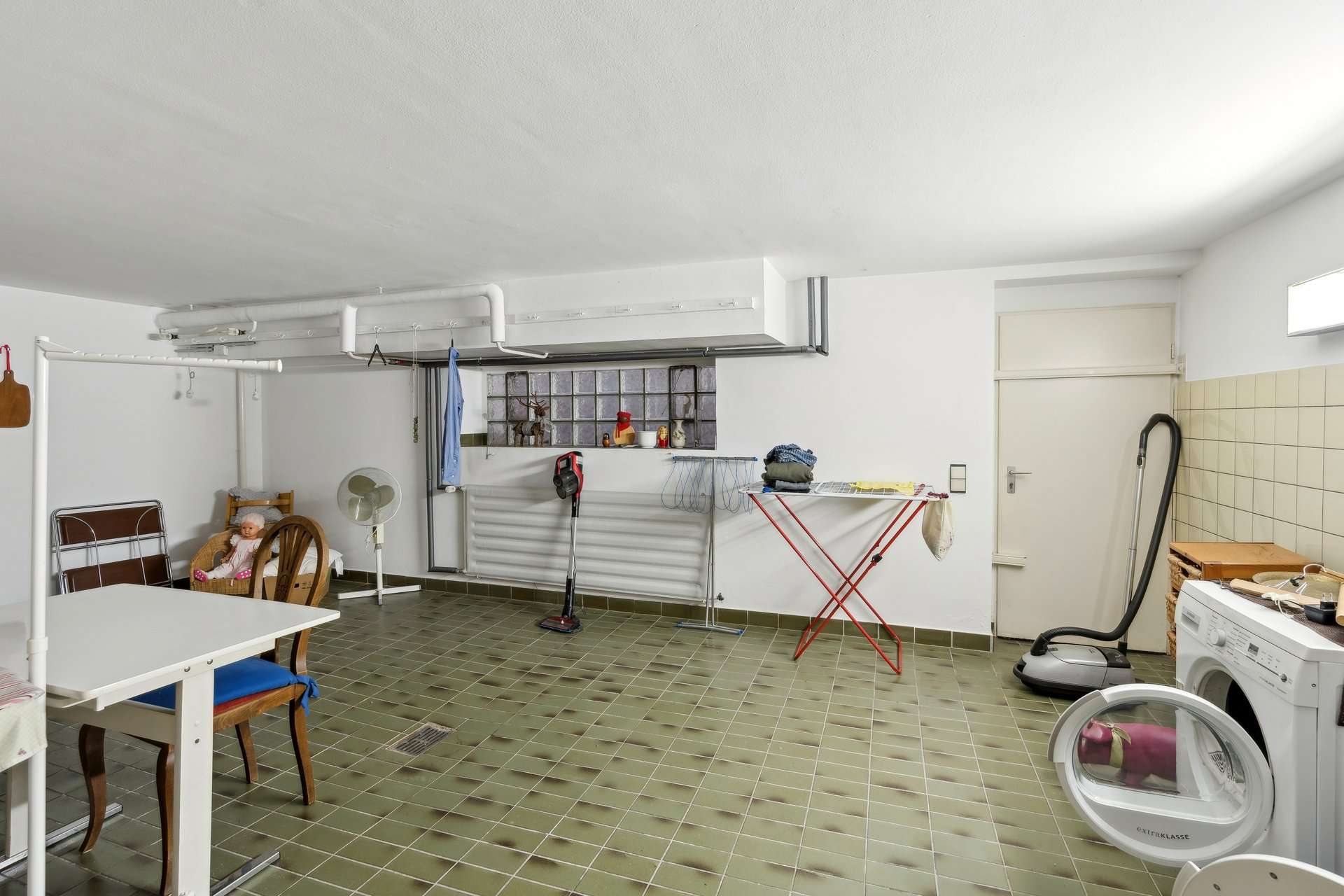 Stilvoller Bungalow mit ausgebautem Wohnkeller, Fernwärme und durchdachtem Grundriss in Herten – Ansicht 17