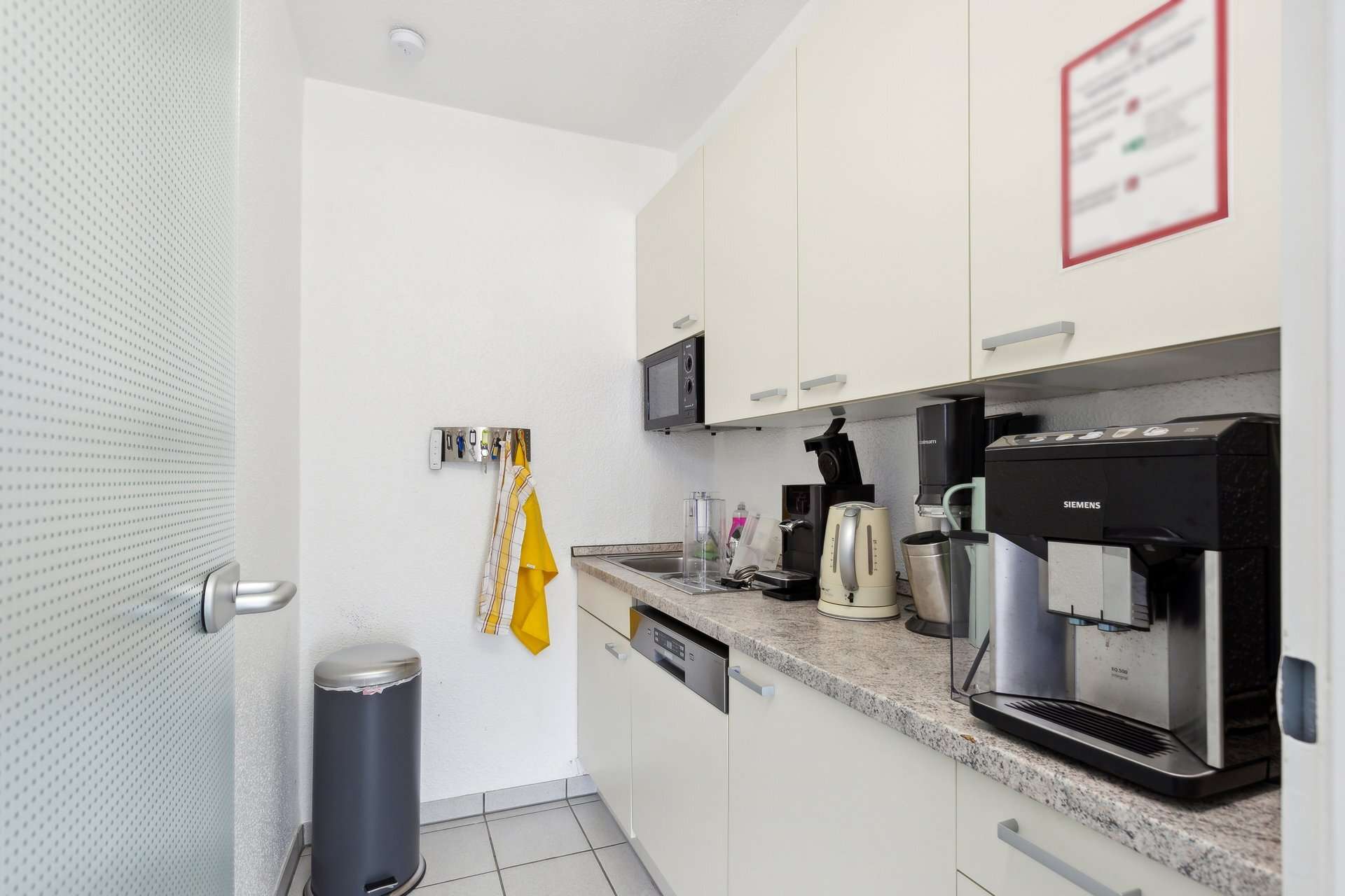 Wohn- und Geschäftshaus mit hervorragendem Modernisierungsstand | 4 Garagen + 10 Stellplätze in Dortmund – Ansicht 9