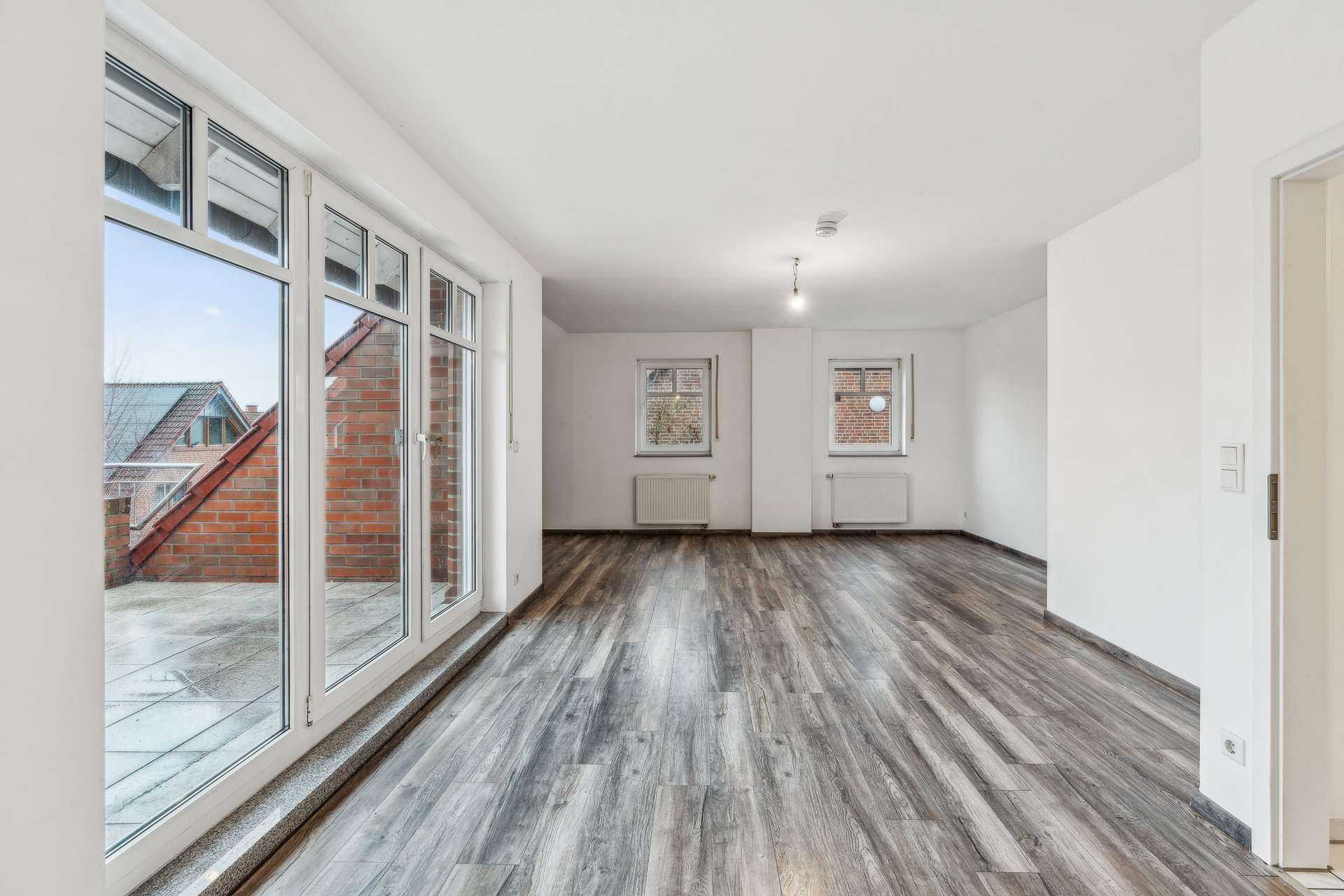 Großzügige Maisonette mit eingebetteter Loggia, großezügigem Wohn Essbereich und zwei Bädern