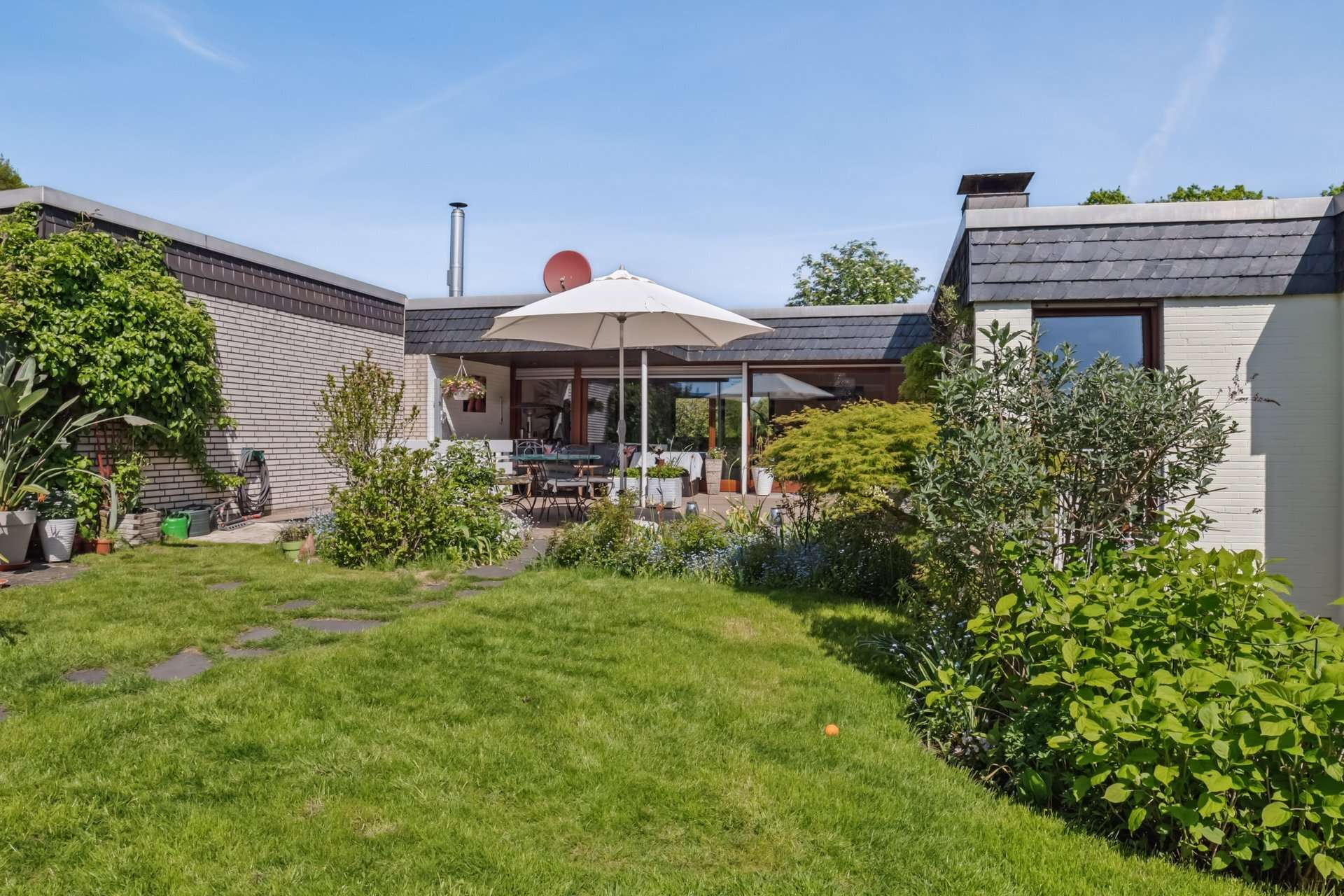 Großzügiger Bungalow am Feldrand mit über 200 m² Wohnfläche, Kamin, Garten und wertiger Ausstattung in Dorsten – Ansicht 28