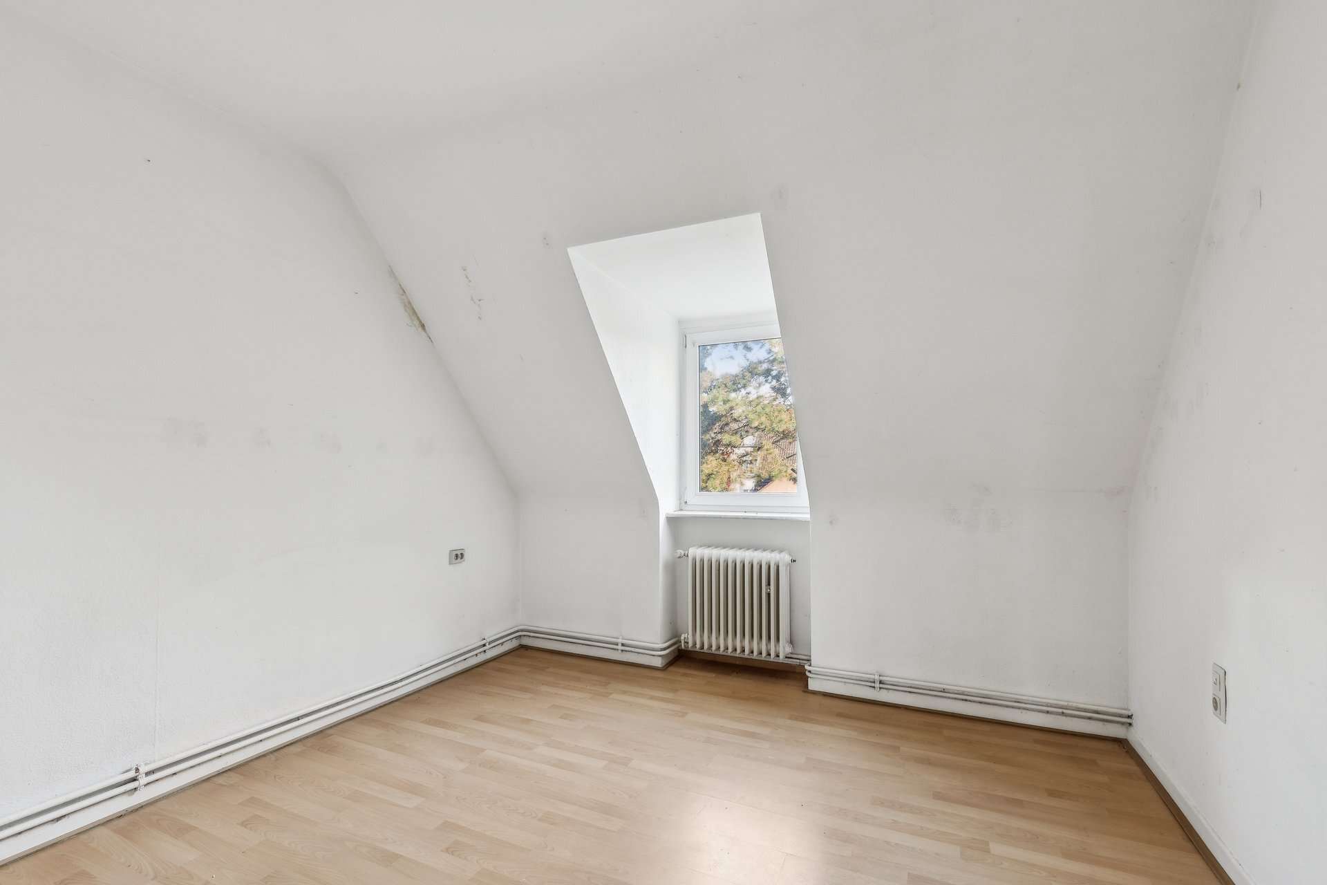 Zeitloses Dreifamilienhaus mit gepflegter Substanz und geschütztem Garten hinter dem Haus in Gelsenkirchen – Ansicht 15
