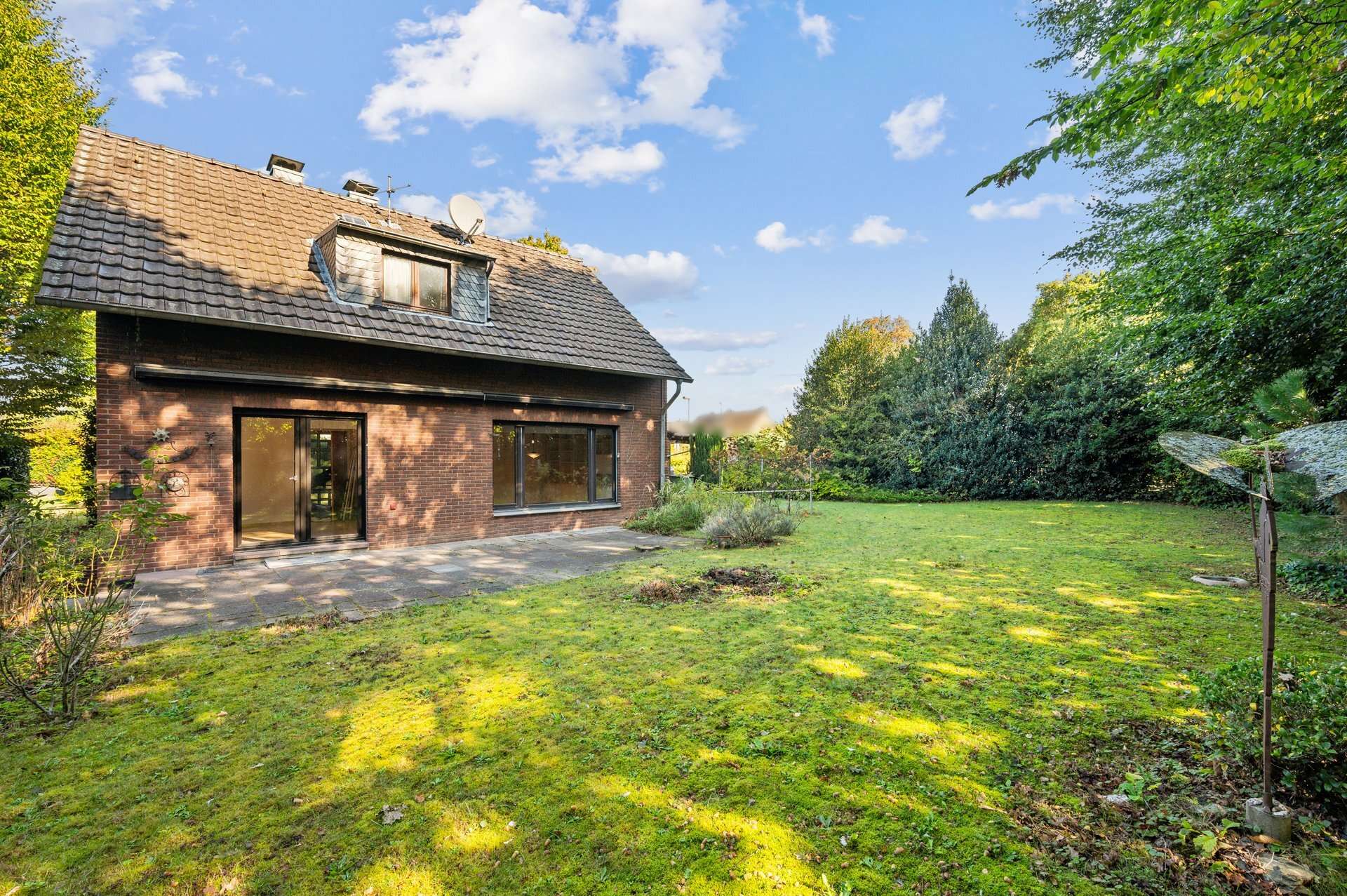 Einfamilienhaus auf großem Grundstück mit viel Potential in Grevenbroich – Ansicht 9